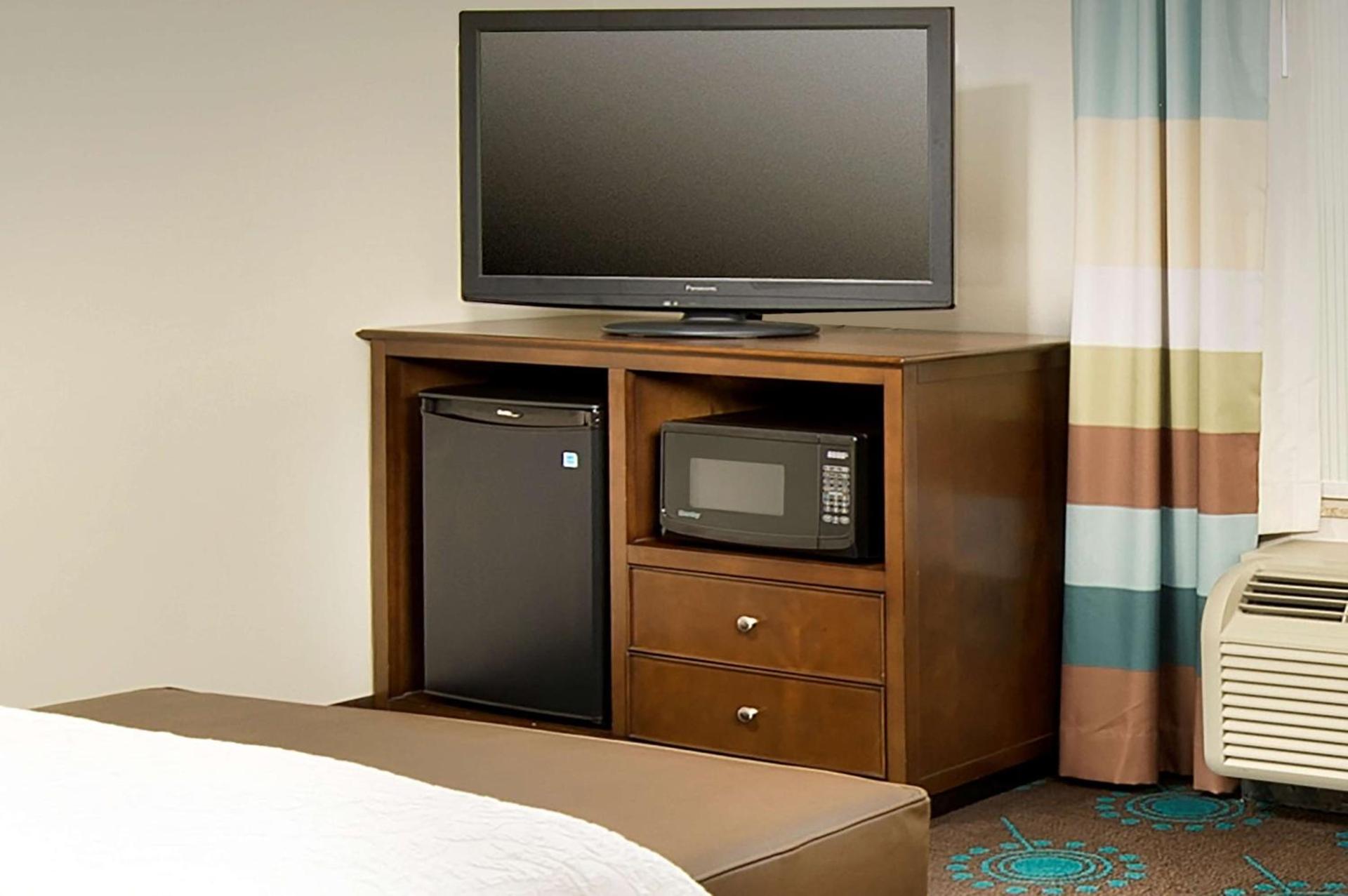 Hampton Inn Uvalde photo 19