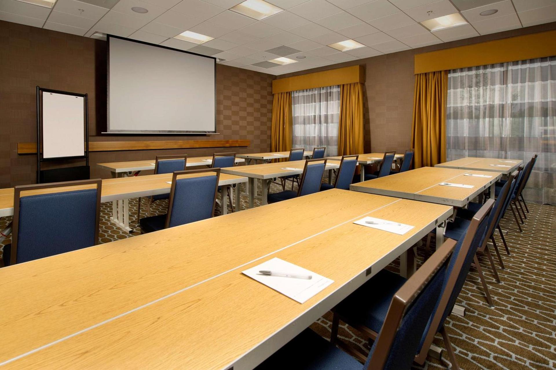 Hampton Inn and Suites Washington DC North/Gaithersburg photo 17