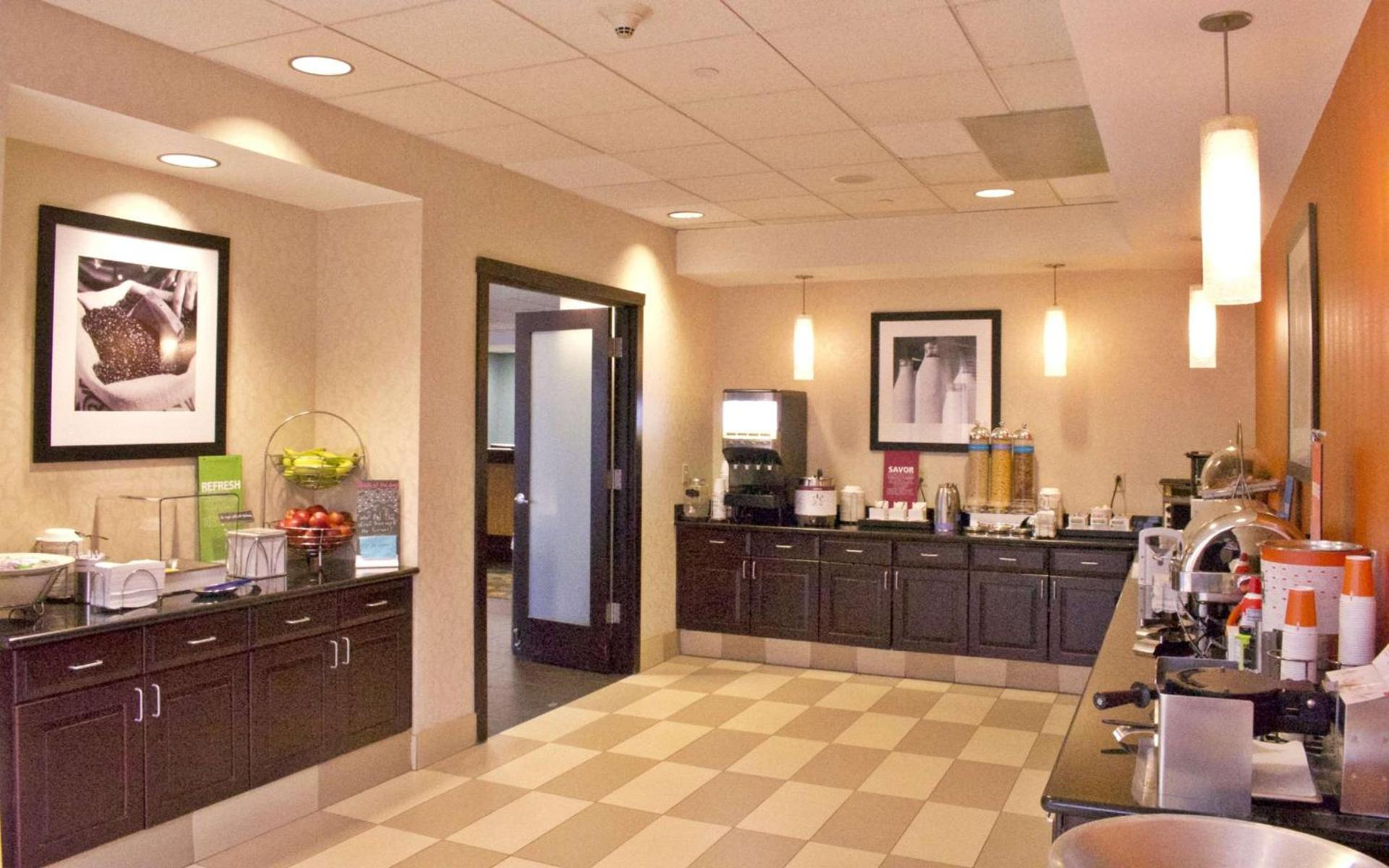 Hampton Inn Ithaca photo 8