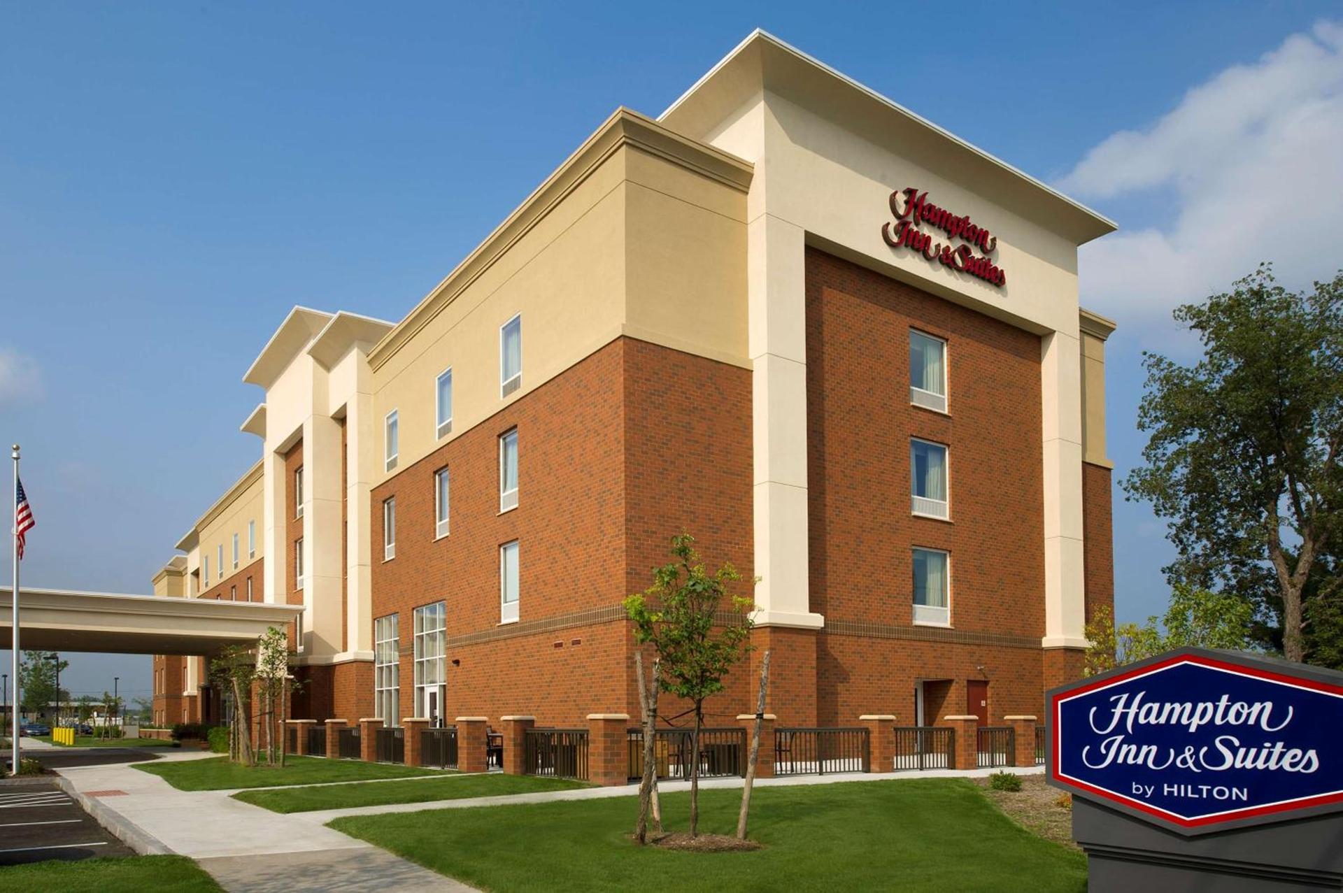 Hampton Inn & Suites Syracuse/Carrier Circle photo 2