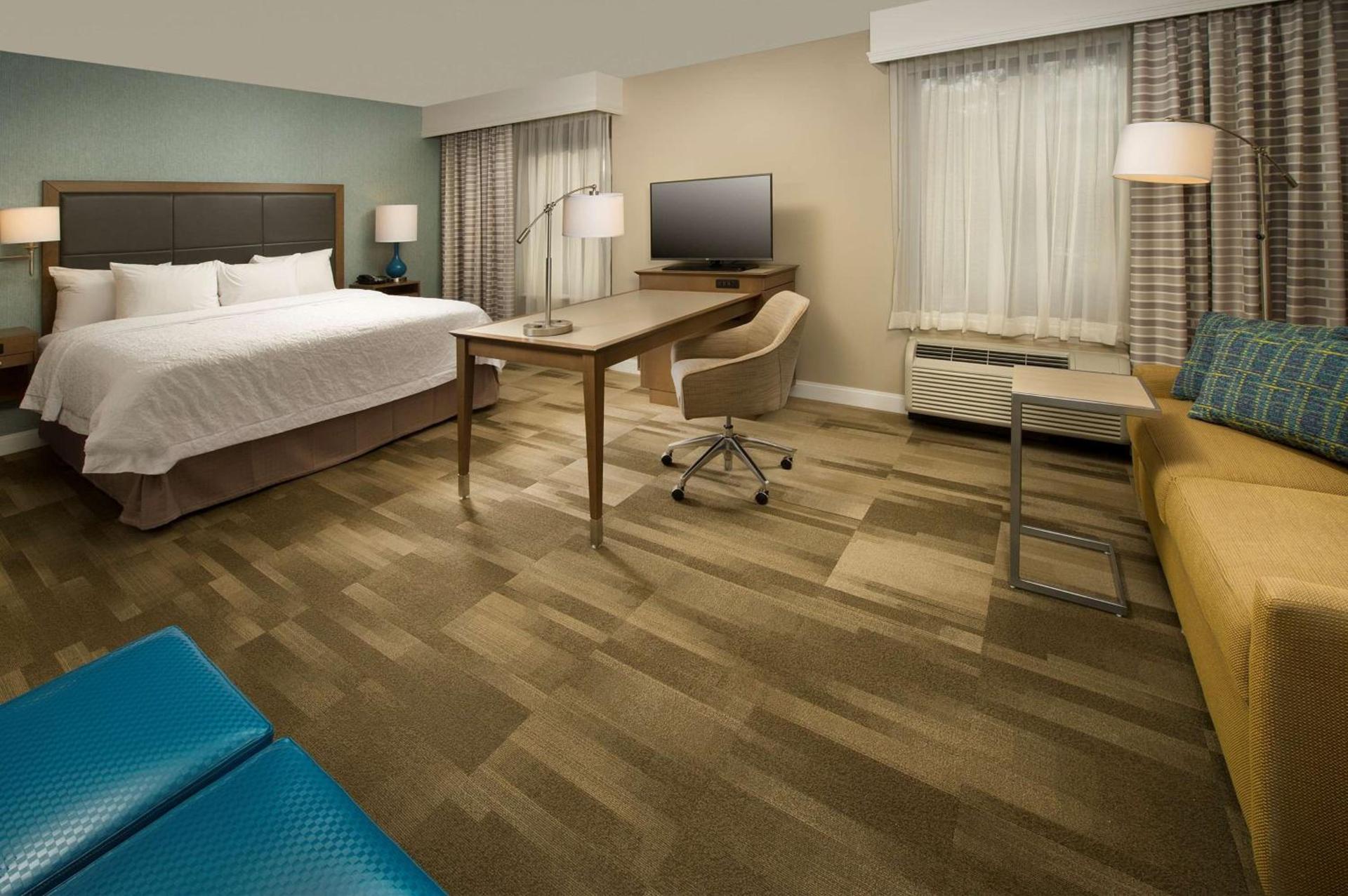 Hampton Inn & Suites Syracuse/Carrier Circle photo 17
