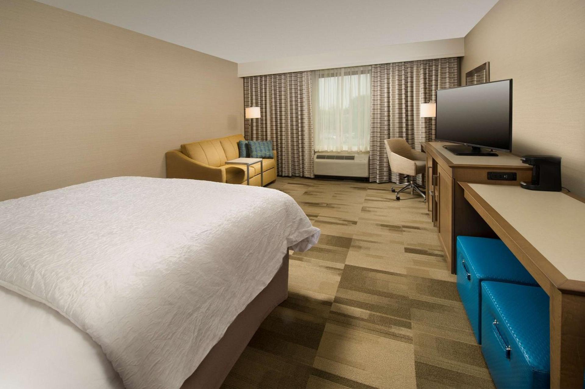 Hampton Inn & Suites Syracuse/Carrier Circle photo 20