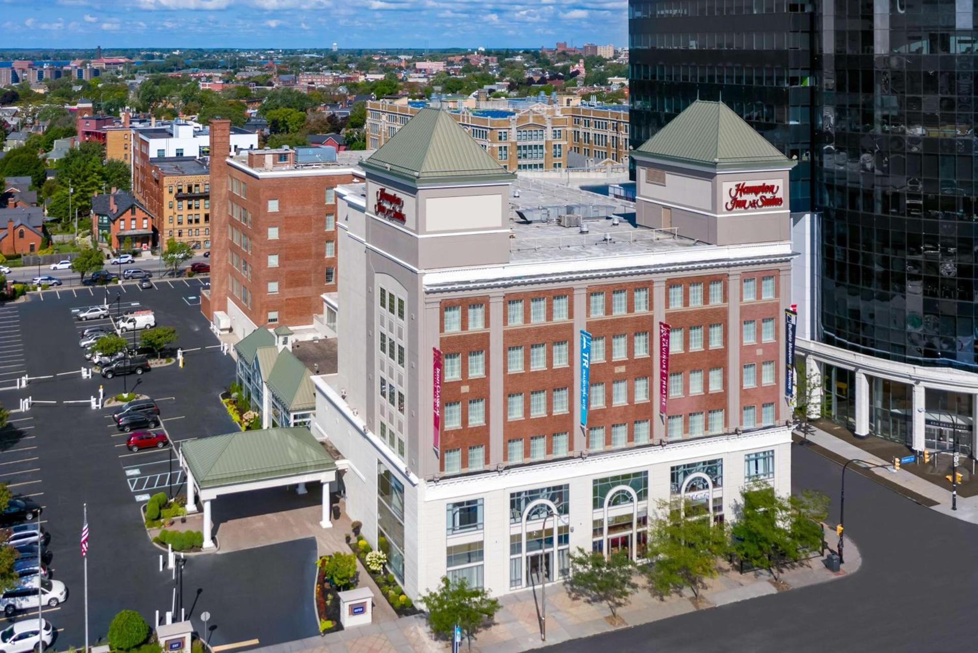 Hampton Inn & Suites Buffalo/Downtown photo 2