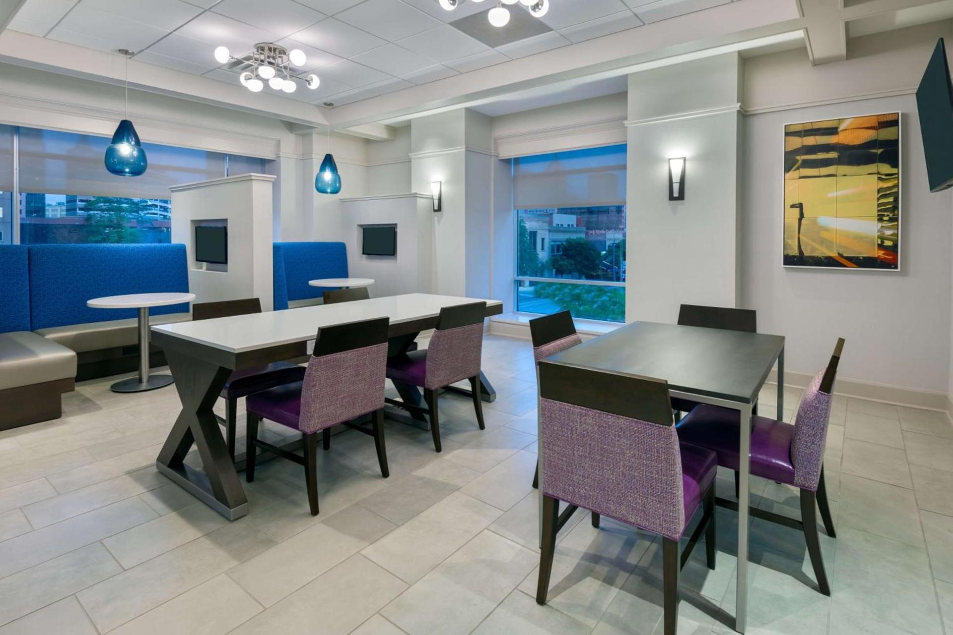 Hampton Inn & Suites Buffalo/Downtown photo 15