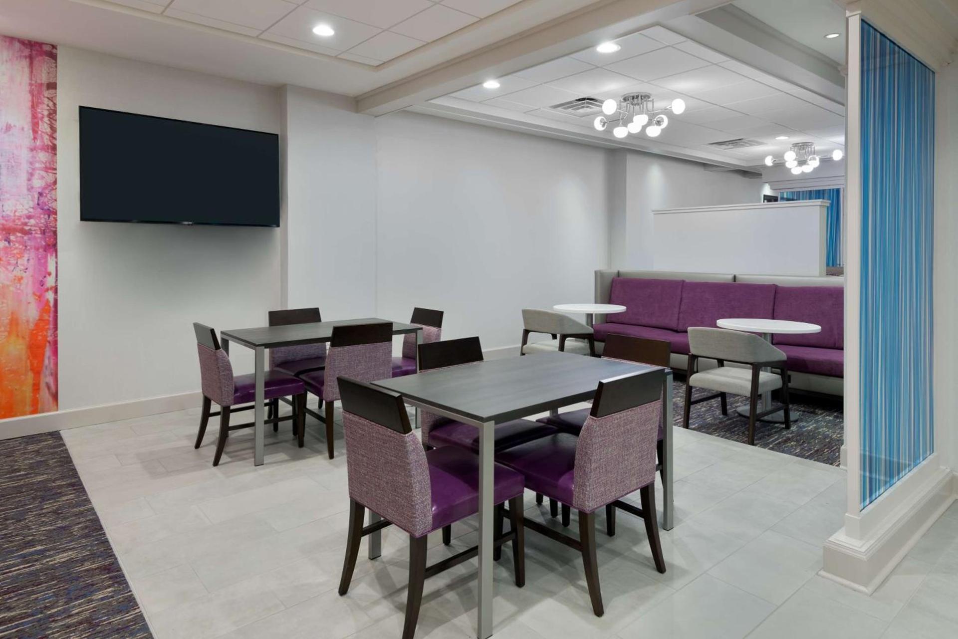 Hampton Inn & Suites Buffalo/Downtown photo 16