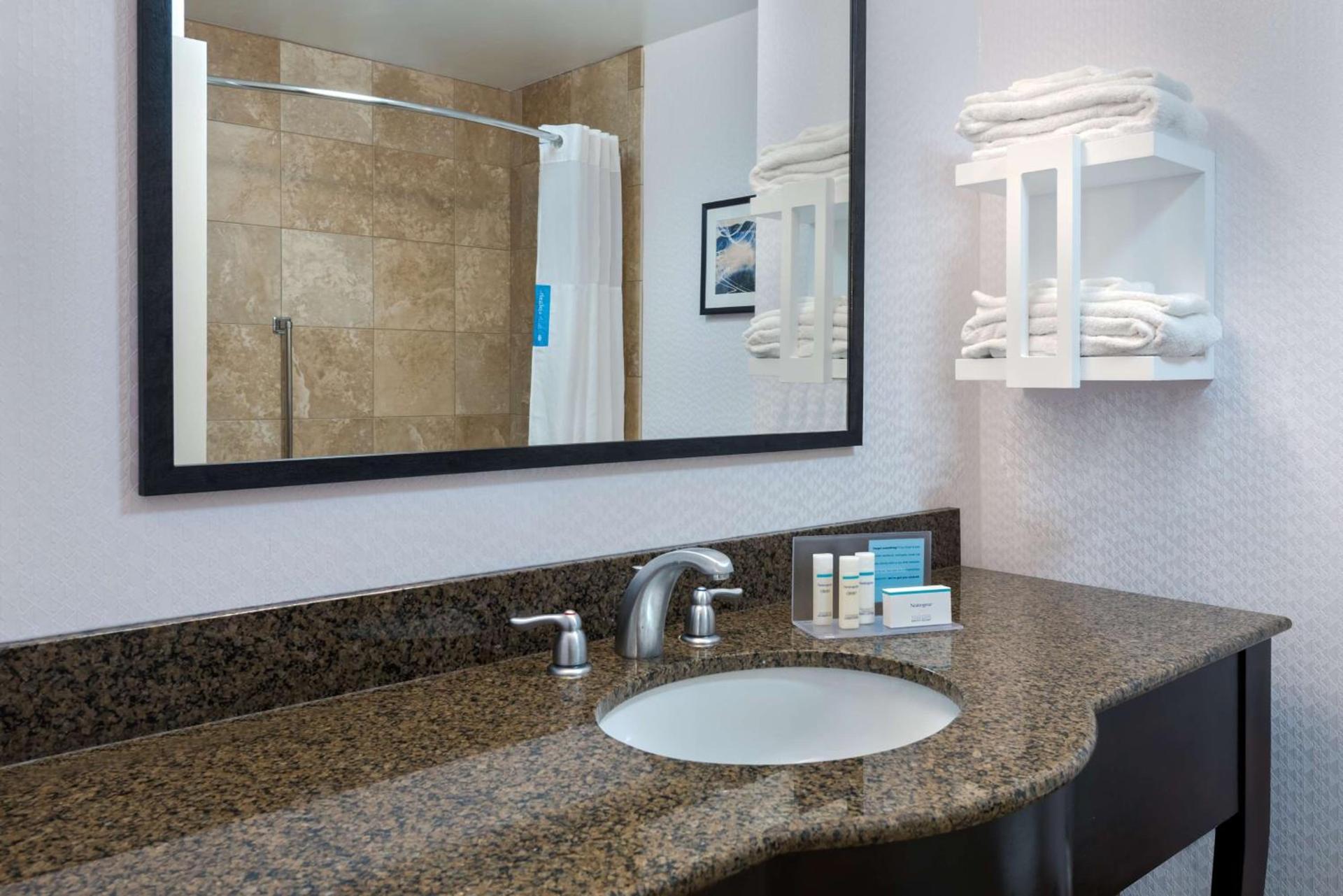 Hampton Inn & Suites Buffalo/Downtown photo 36