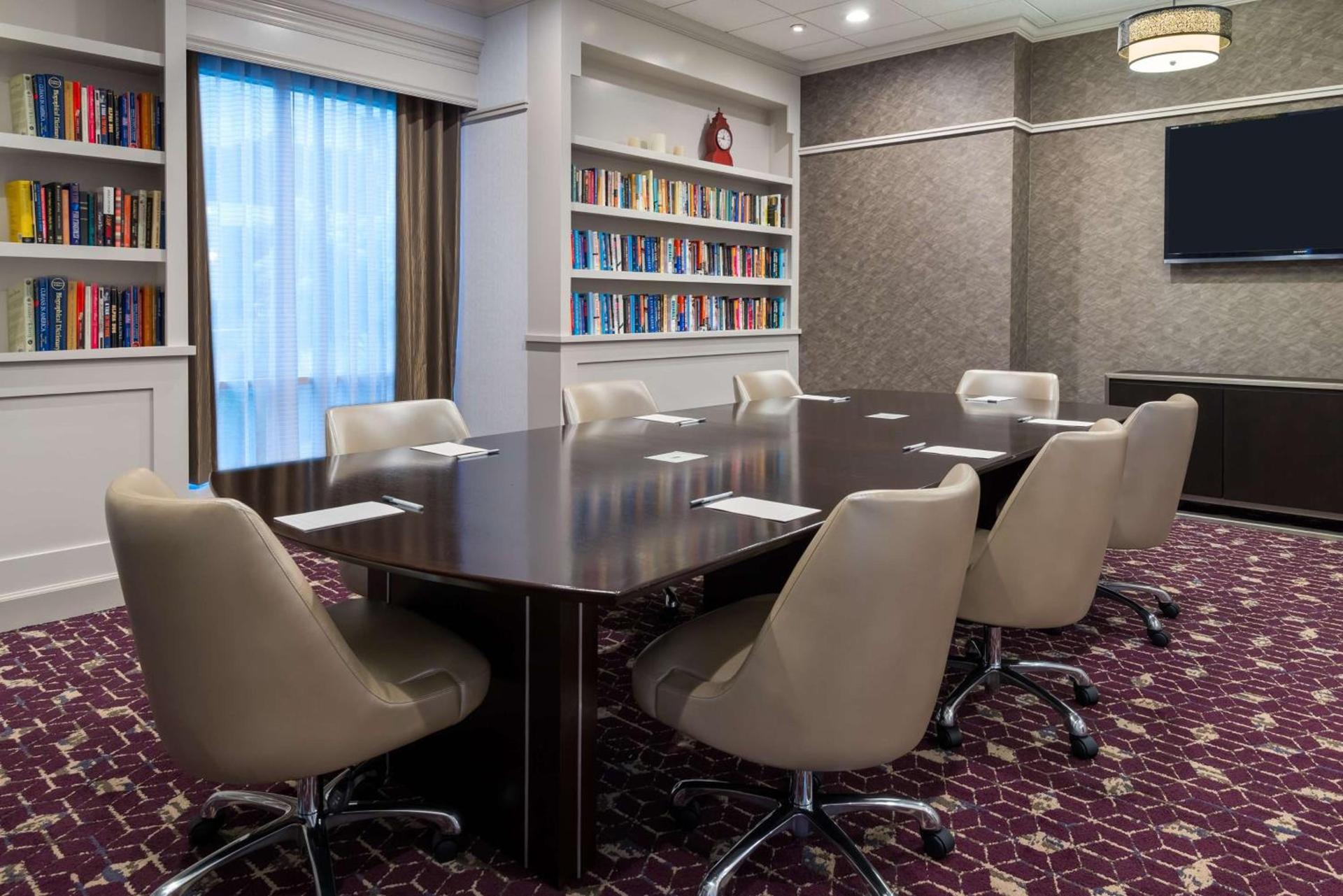 Hampton Inn & Suites Buffalo/Downtown photo 39
