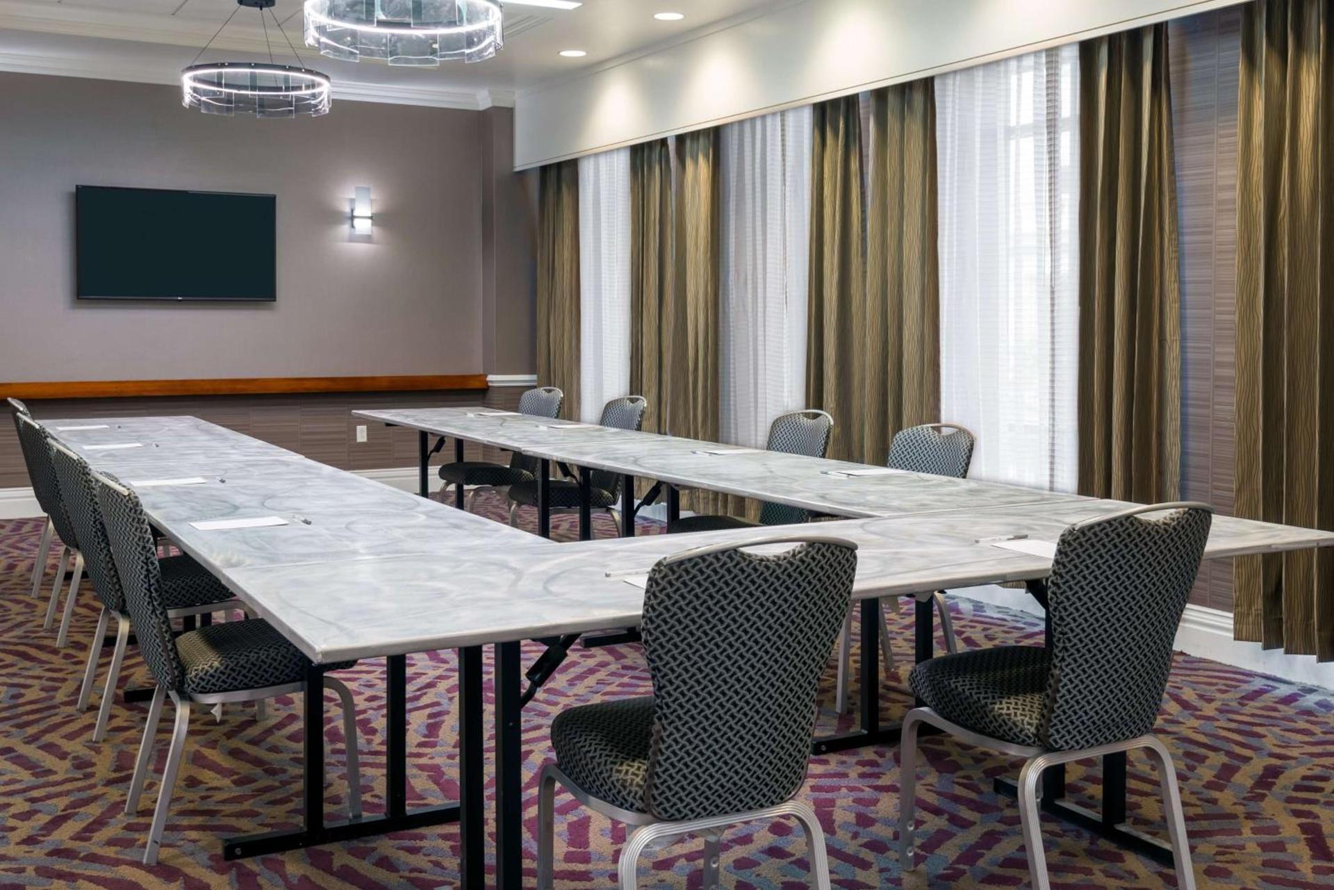 Hampton Inn & Suites Buffalo/Downtown photo 41