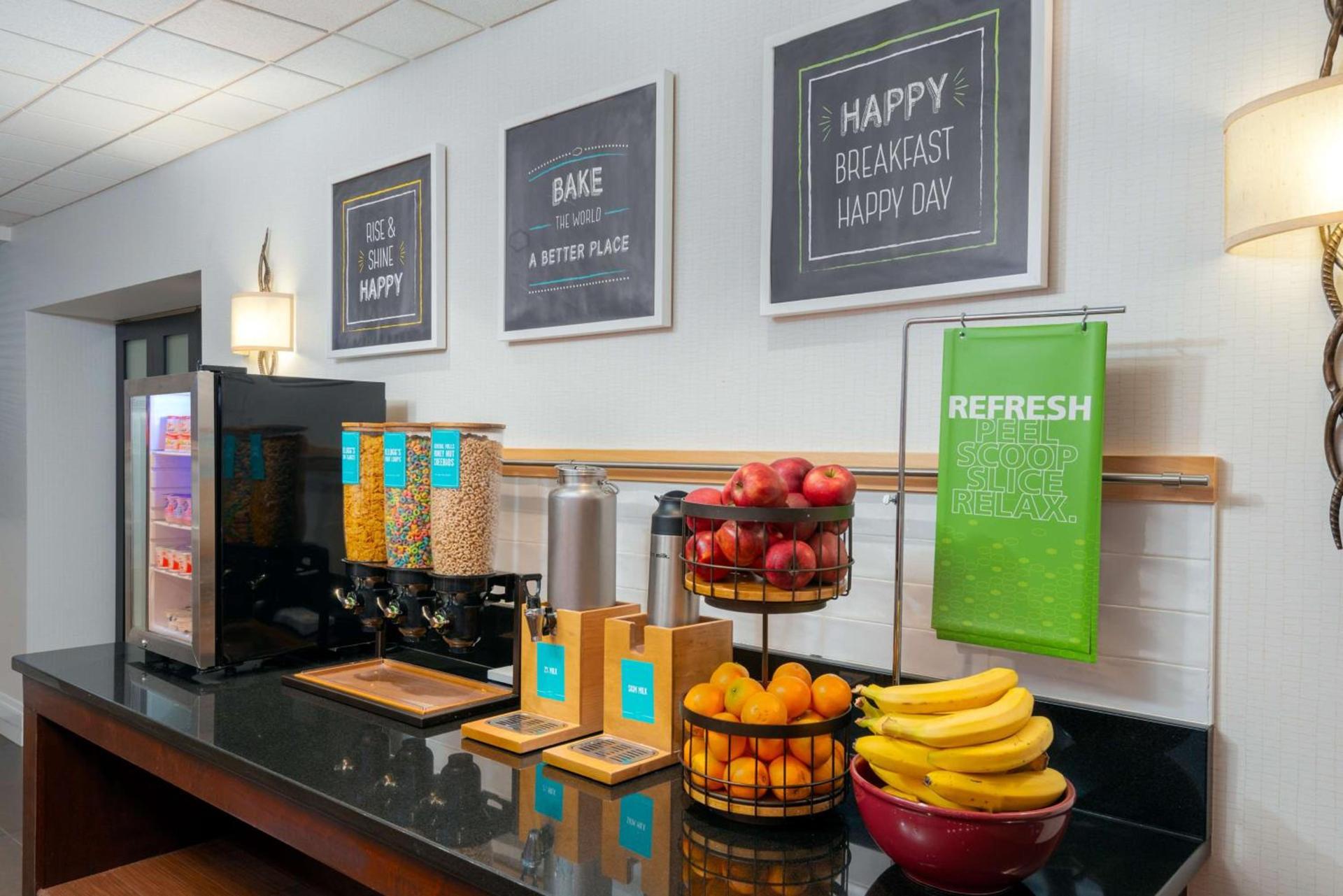Hampton Inn Danbury photo 8