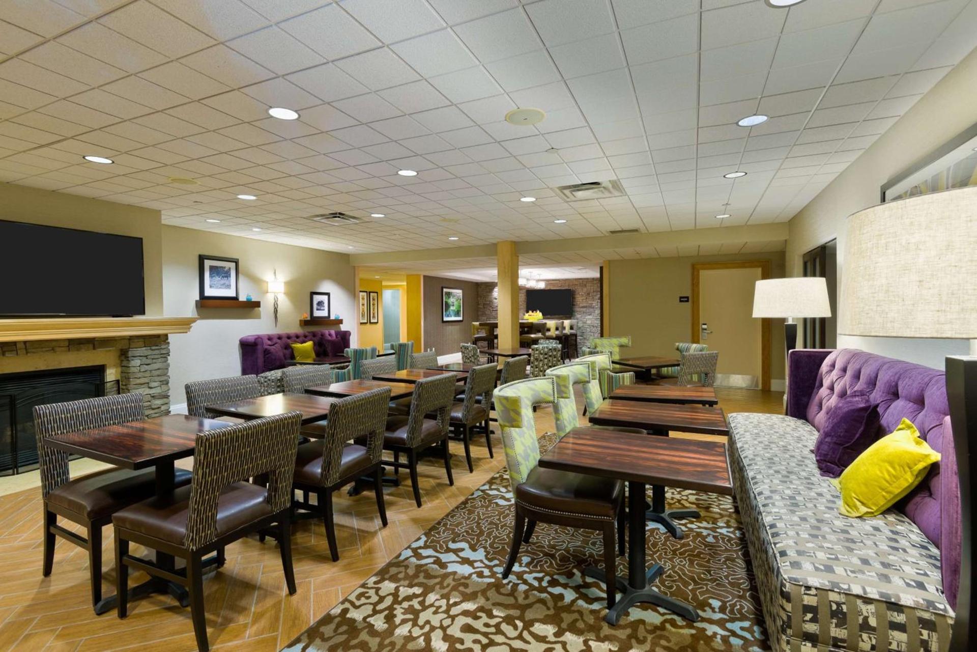 Hampton Inn Danbury photo 11
