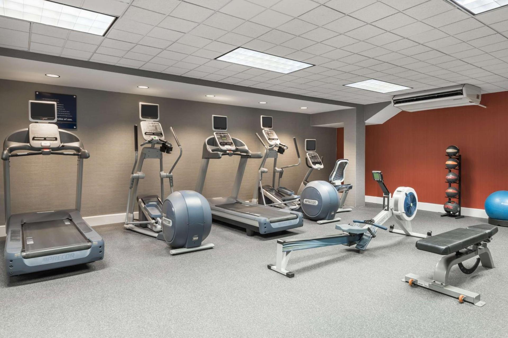 Hampton Inn Danbury photo 13
