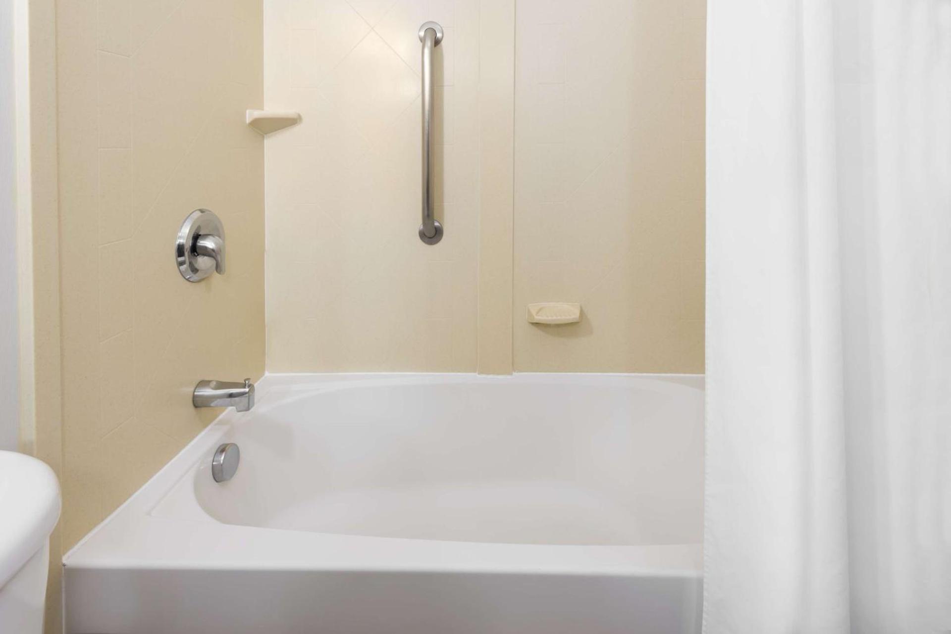 Hampton Inn Danbury photo 24