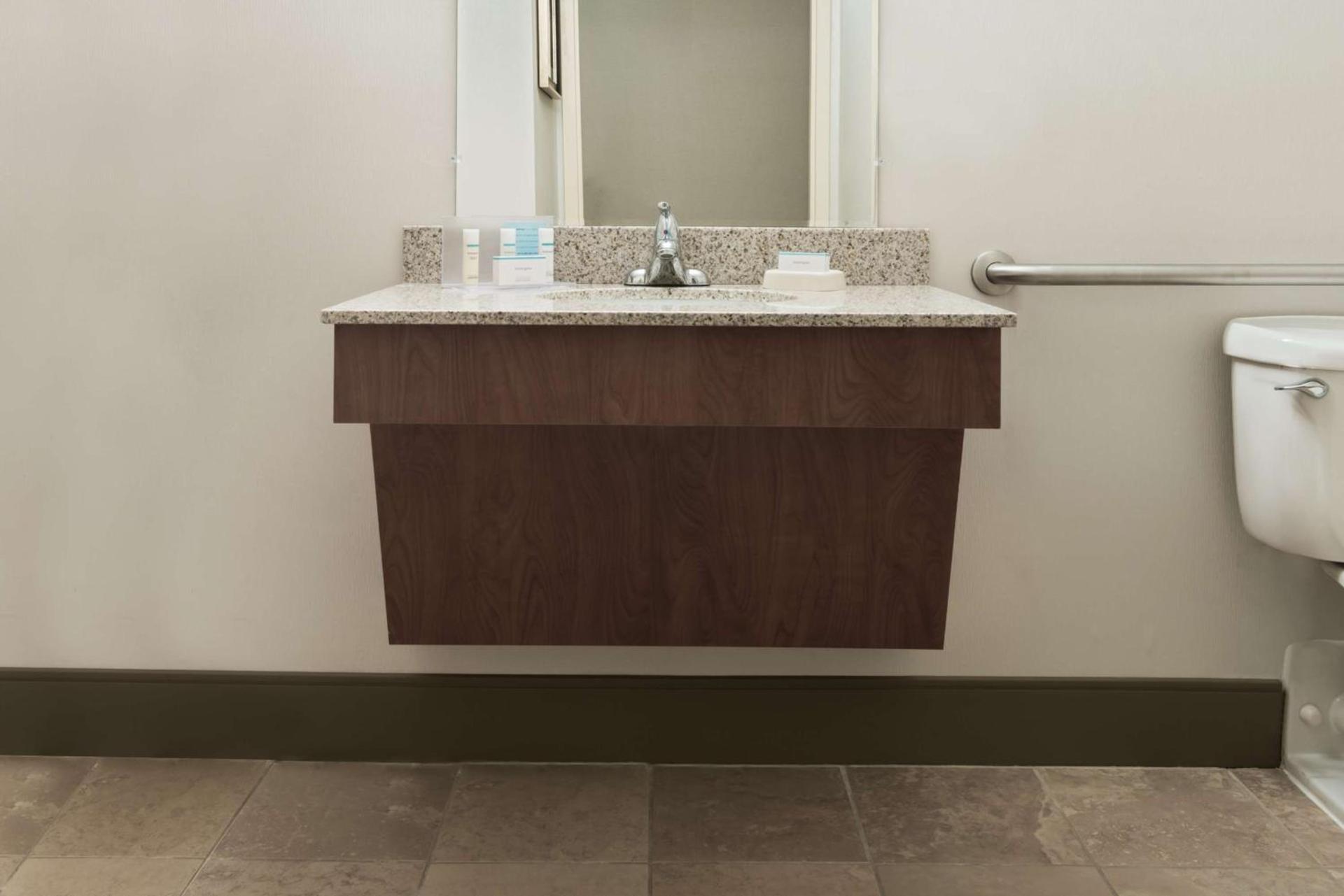 Hampton Inn Danbury photo 25