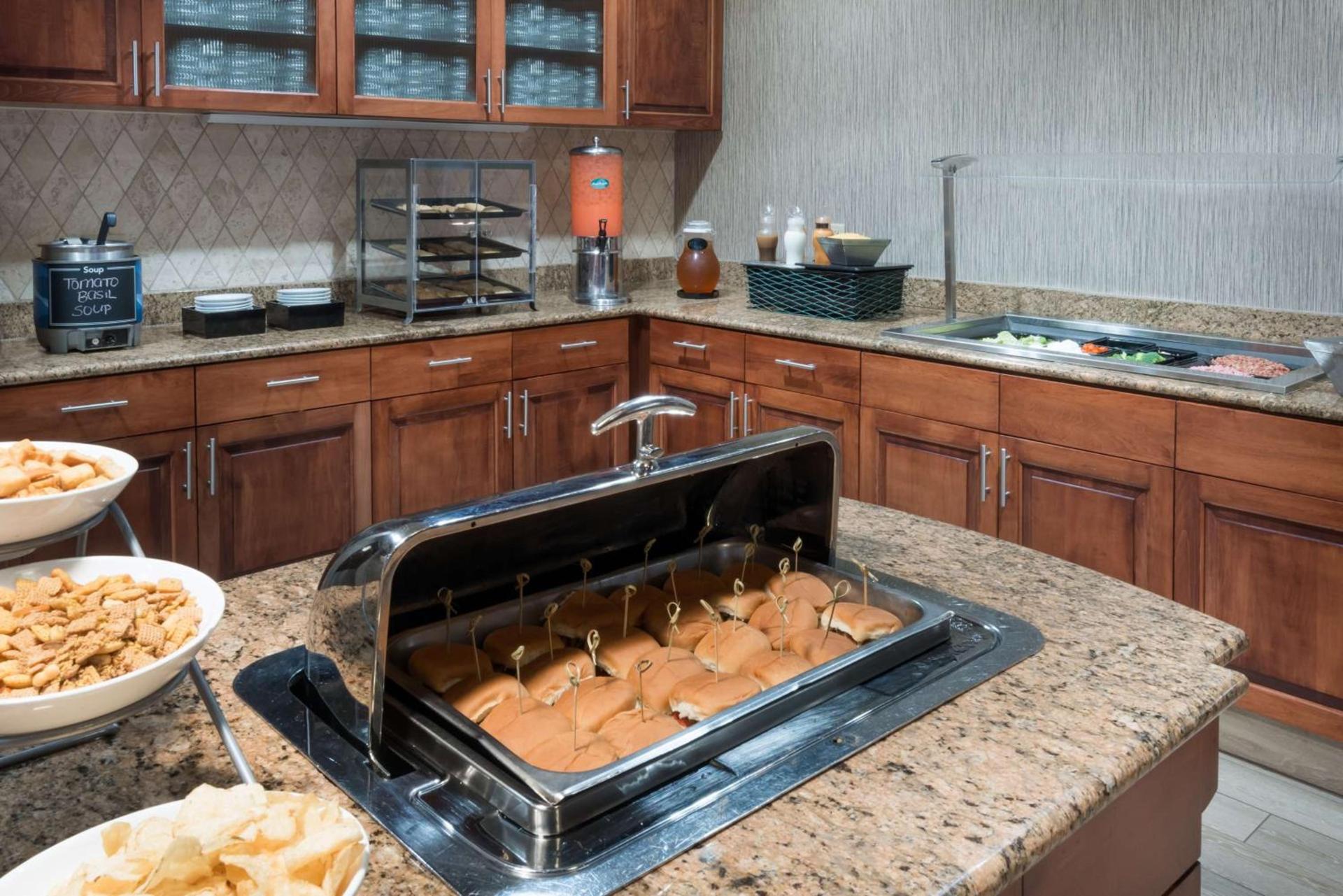 Homewood Suites by Hilton Cleveland-Beachwood photo 9