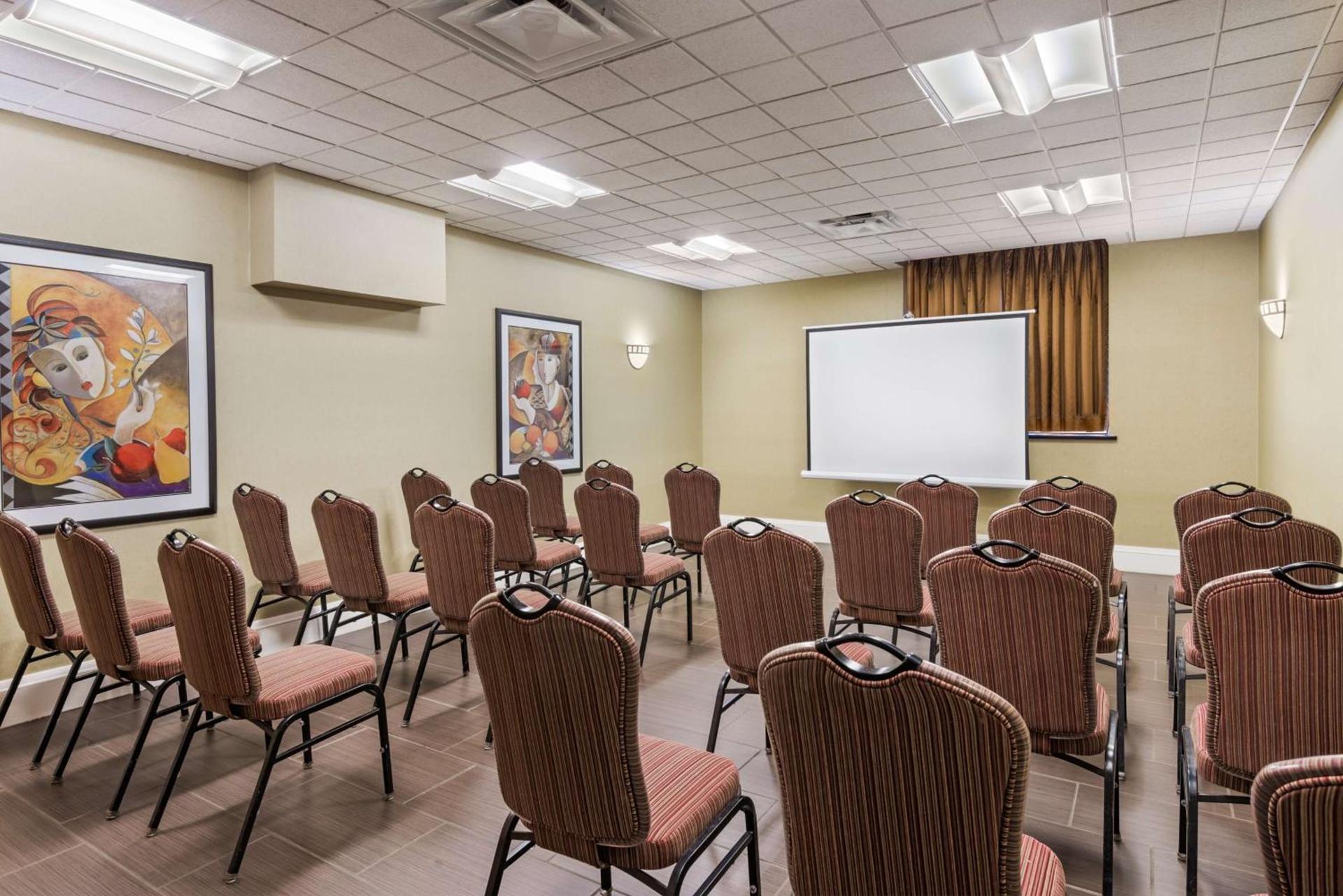 Hampton Inn Danbury photo 28