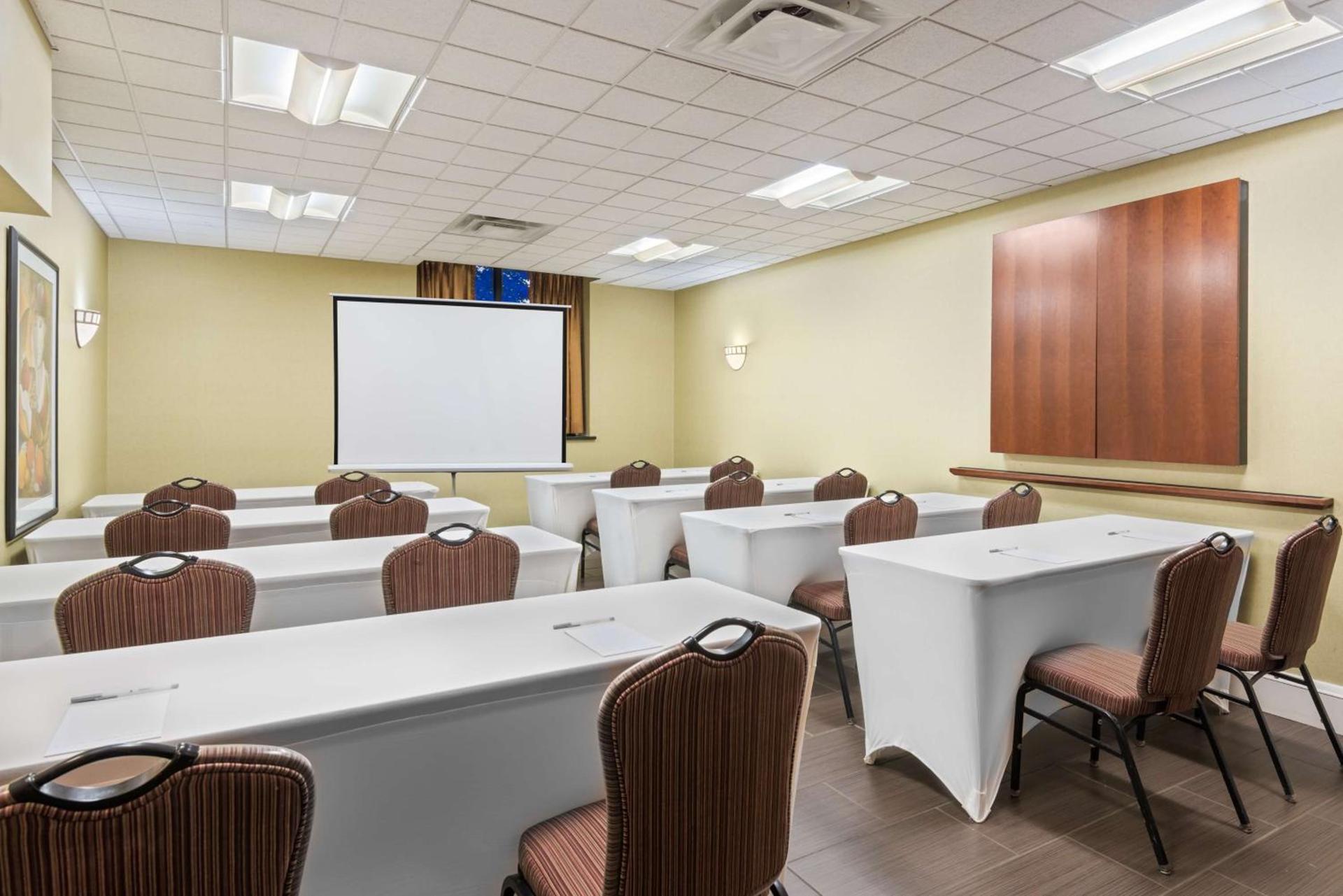 Hampton Inn Danbury photo 29