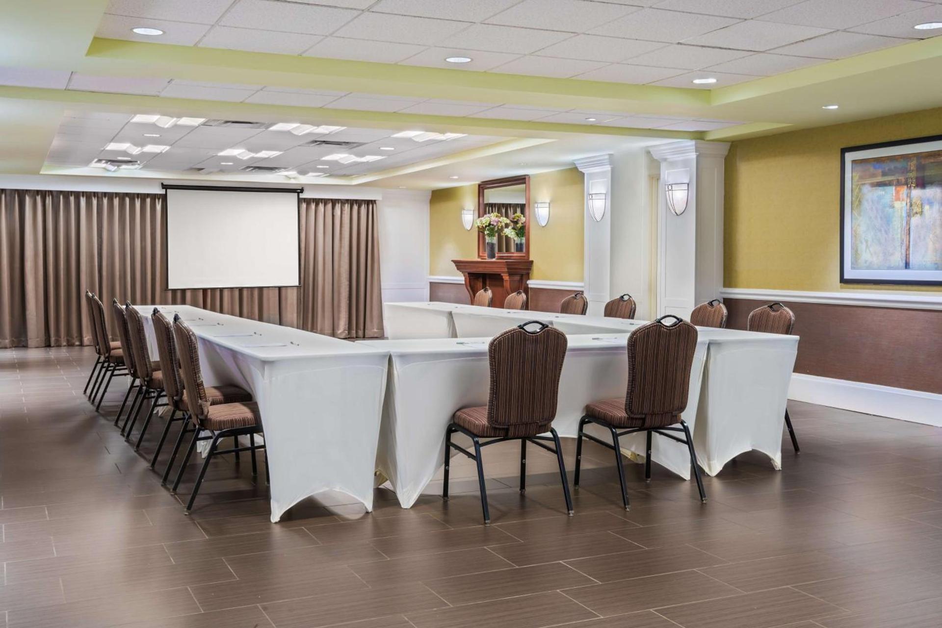 Hampton Inn Danbury photo 30