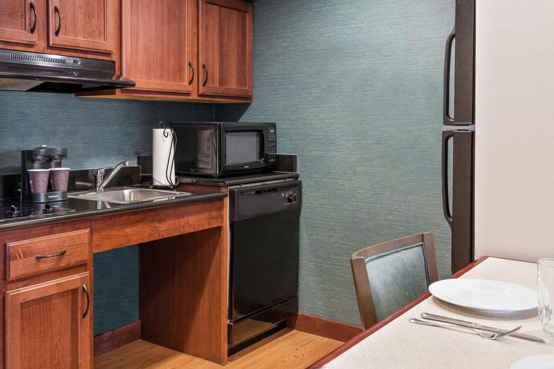 Homewood Suites by Hilton Cleveland-Beachwood photo 37