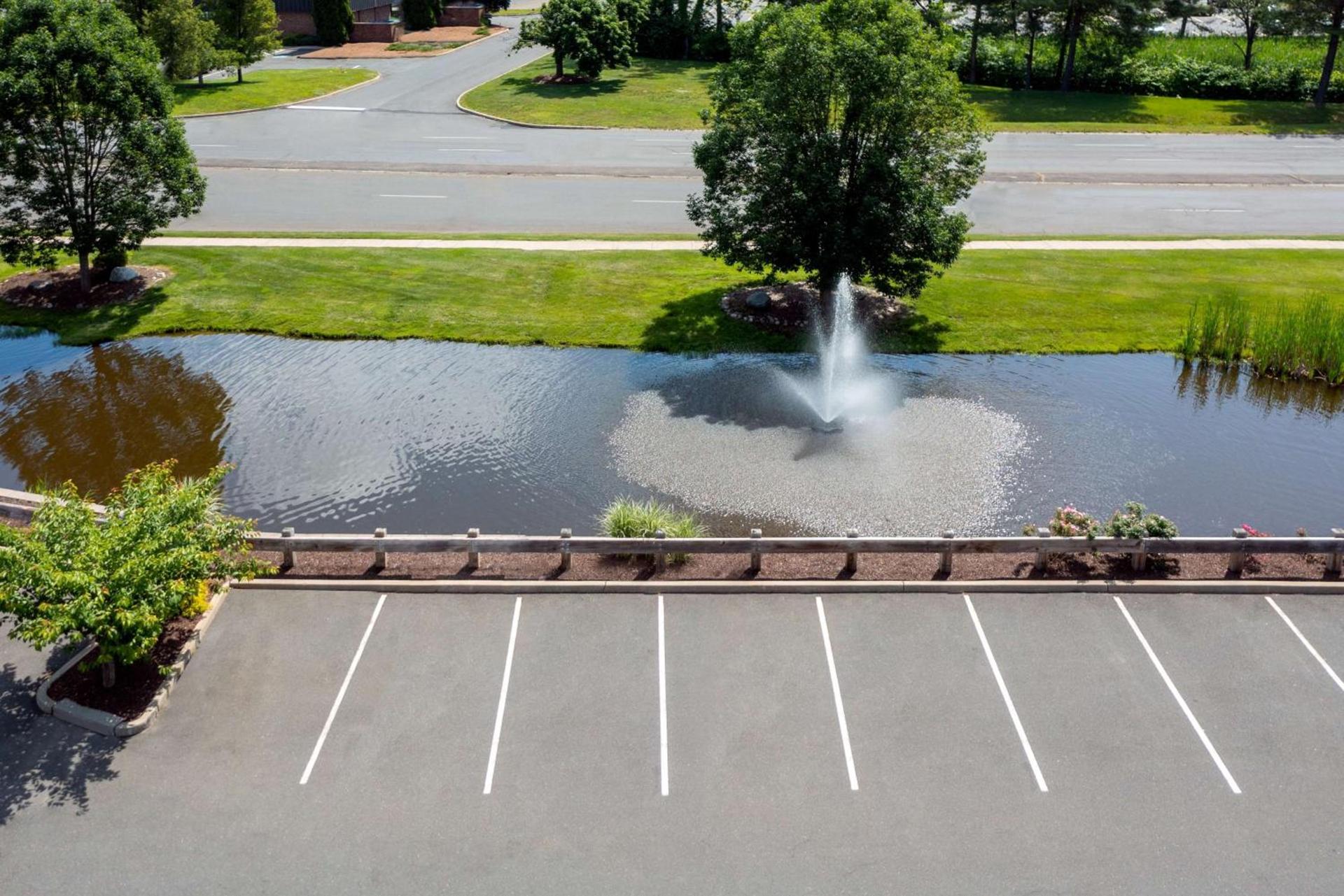 Hampton Inn Springfield South Enfield photo 5