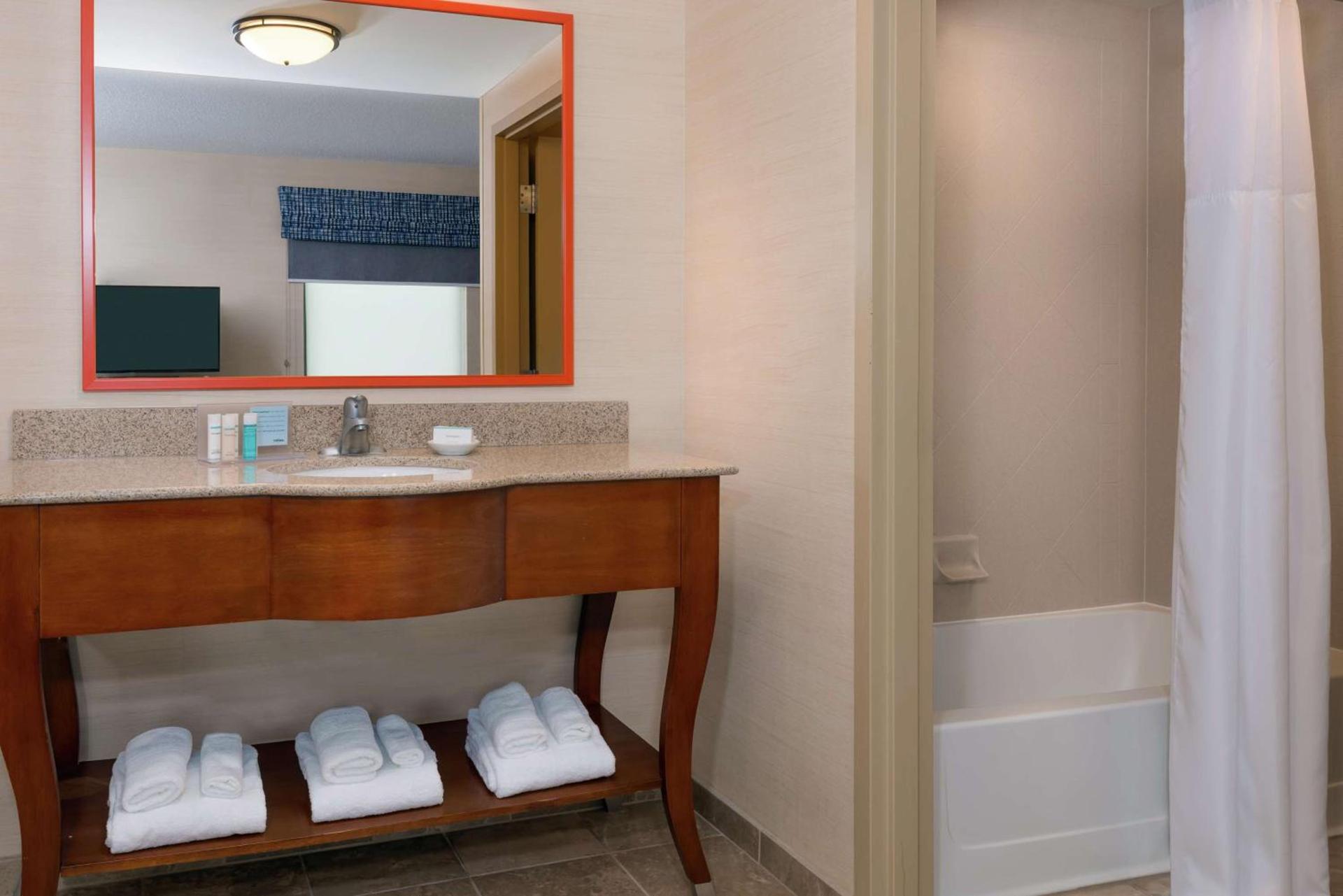 Hampton Inn Springfield South Enfield photo 22