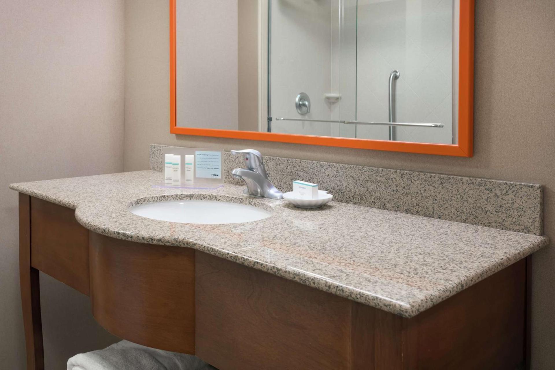 Hampton Inn Springfield South Enfield photo 29