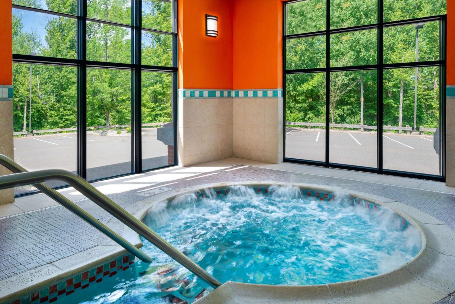 Hampton Inn Springfield South Enfield photo 40