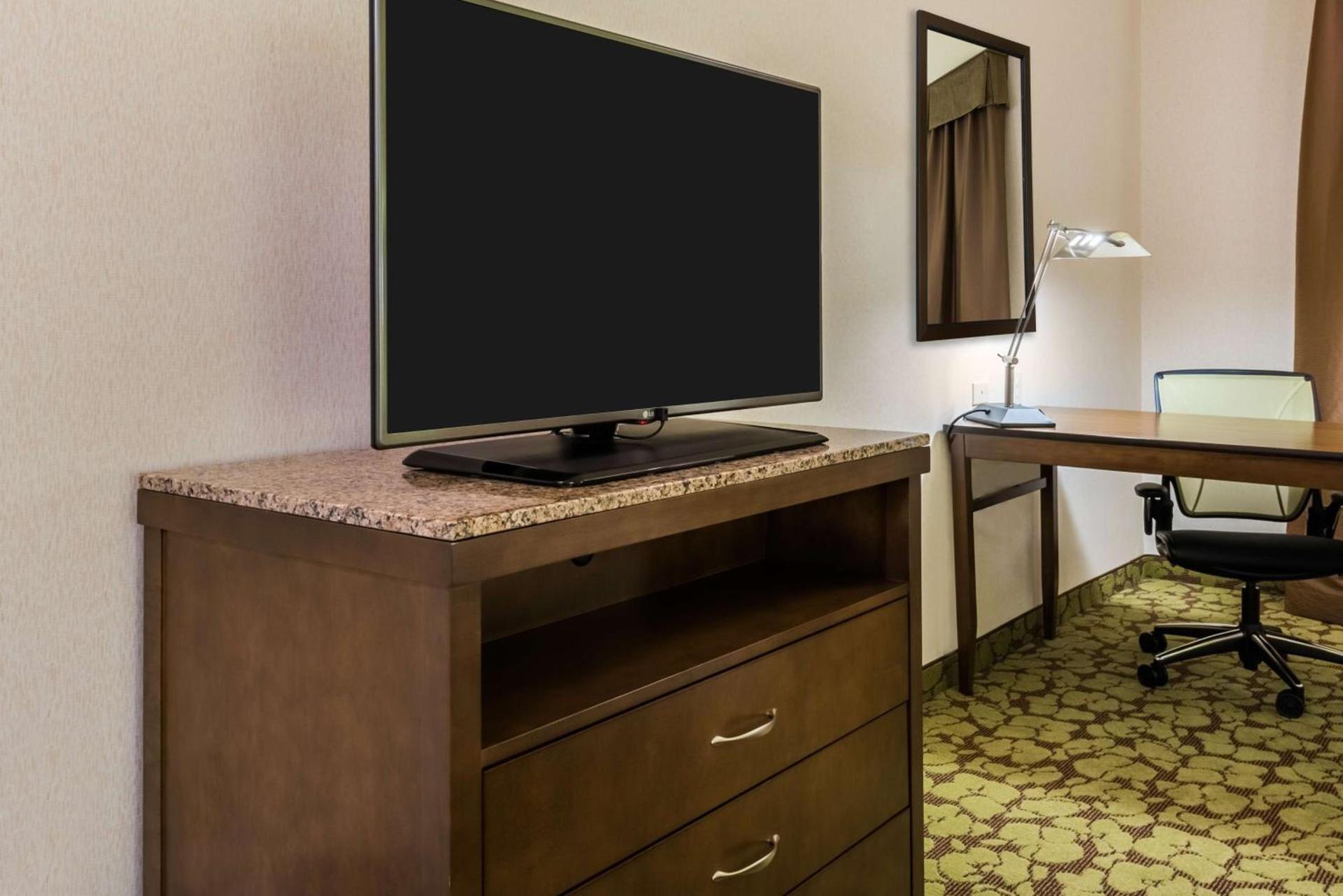 Hilton Garden Inn Wayne photo 13
