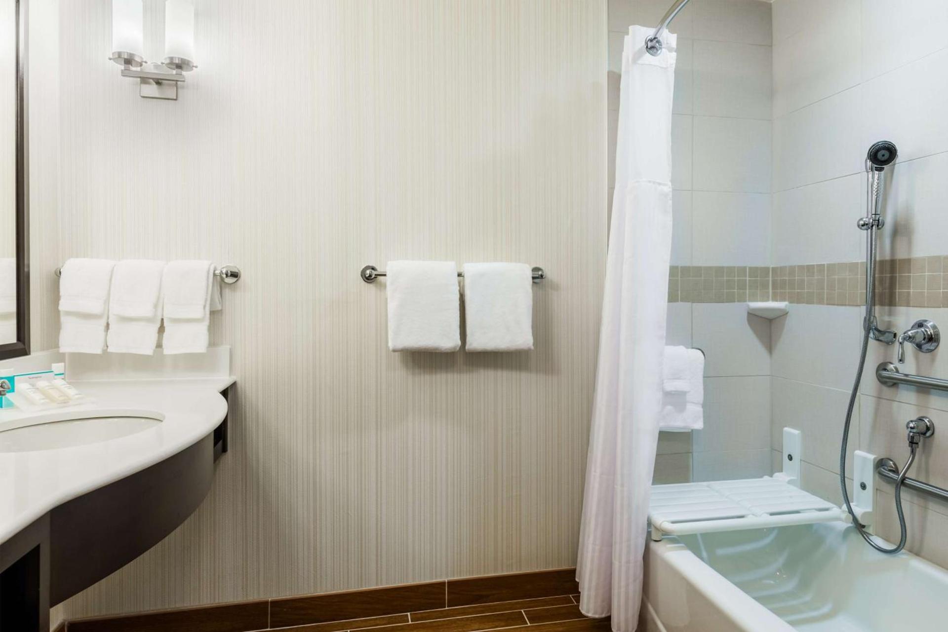 Hilton Garden Inn Wayne photo 15