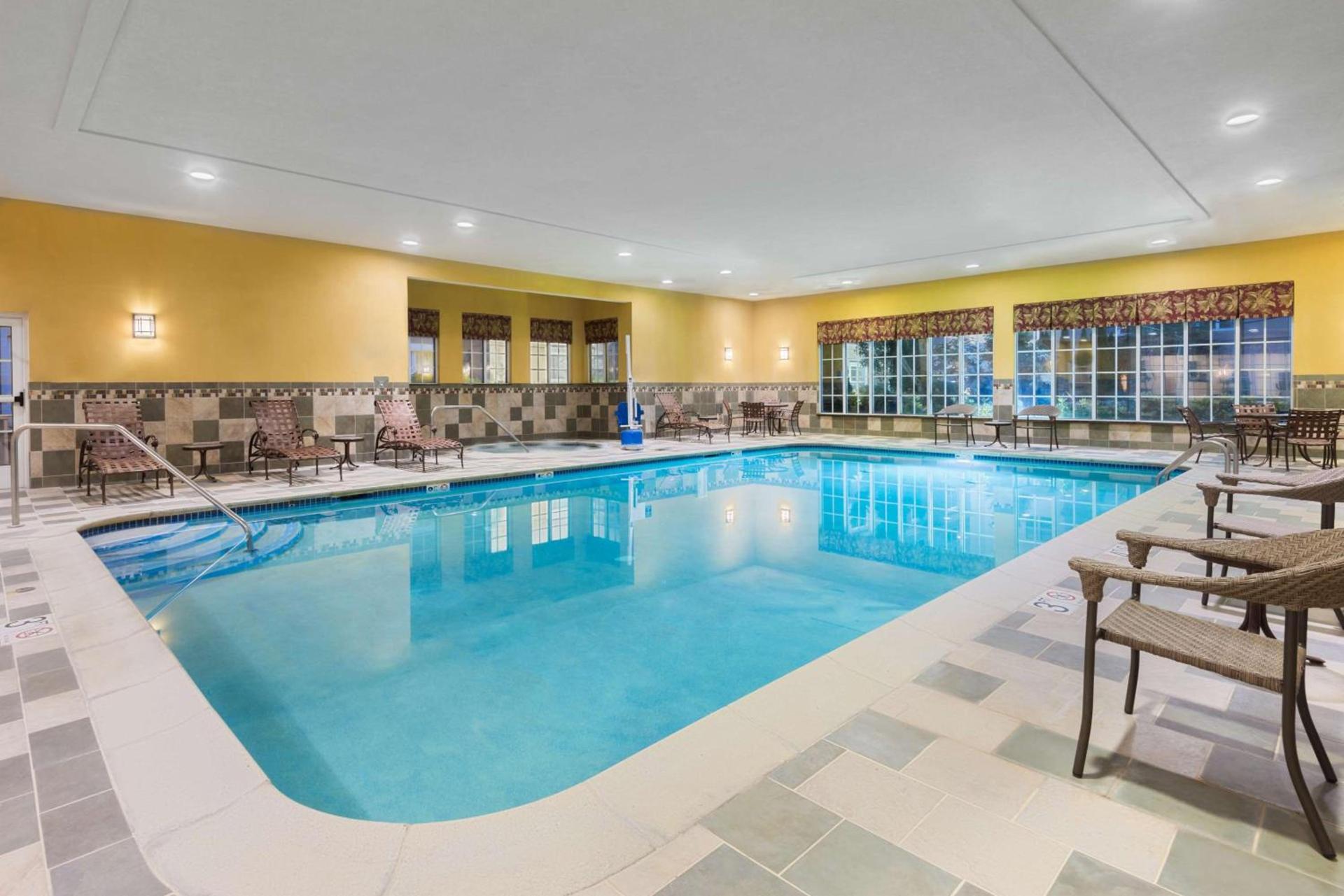Homewood Suites by Hilton Holyoke-Springfield/North photo 4