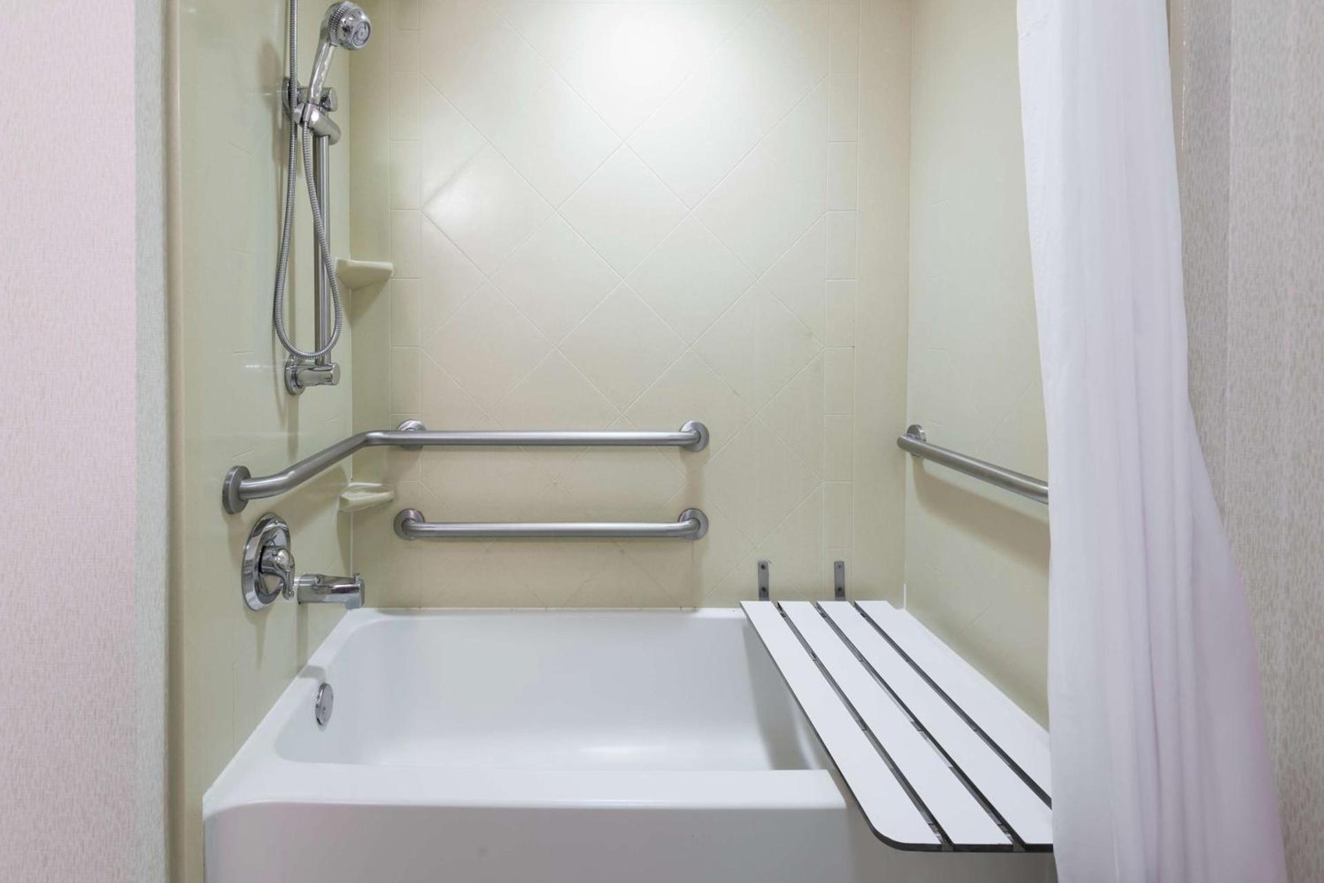 Hampton Inn South Plainfield-Piscataway photo 20