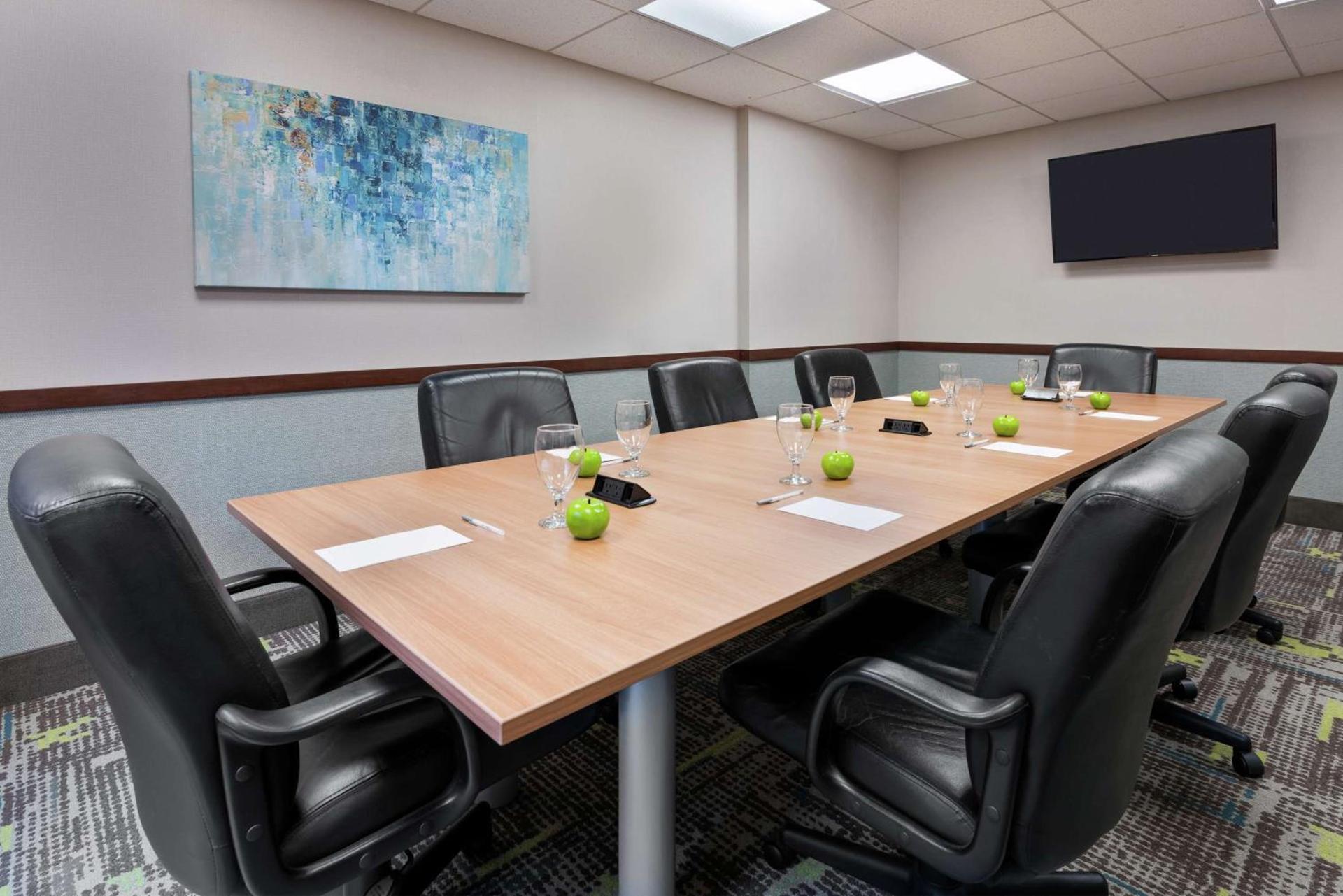 Hampton Inn South Plainfield-Piscataway photo 25