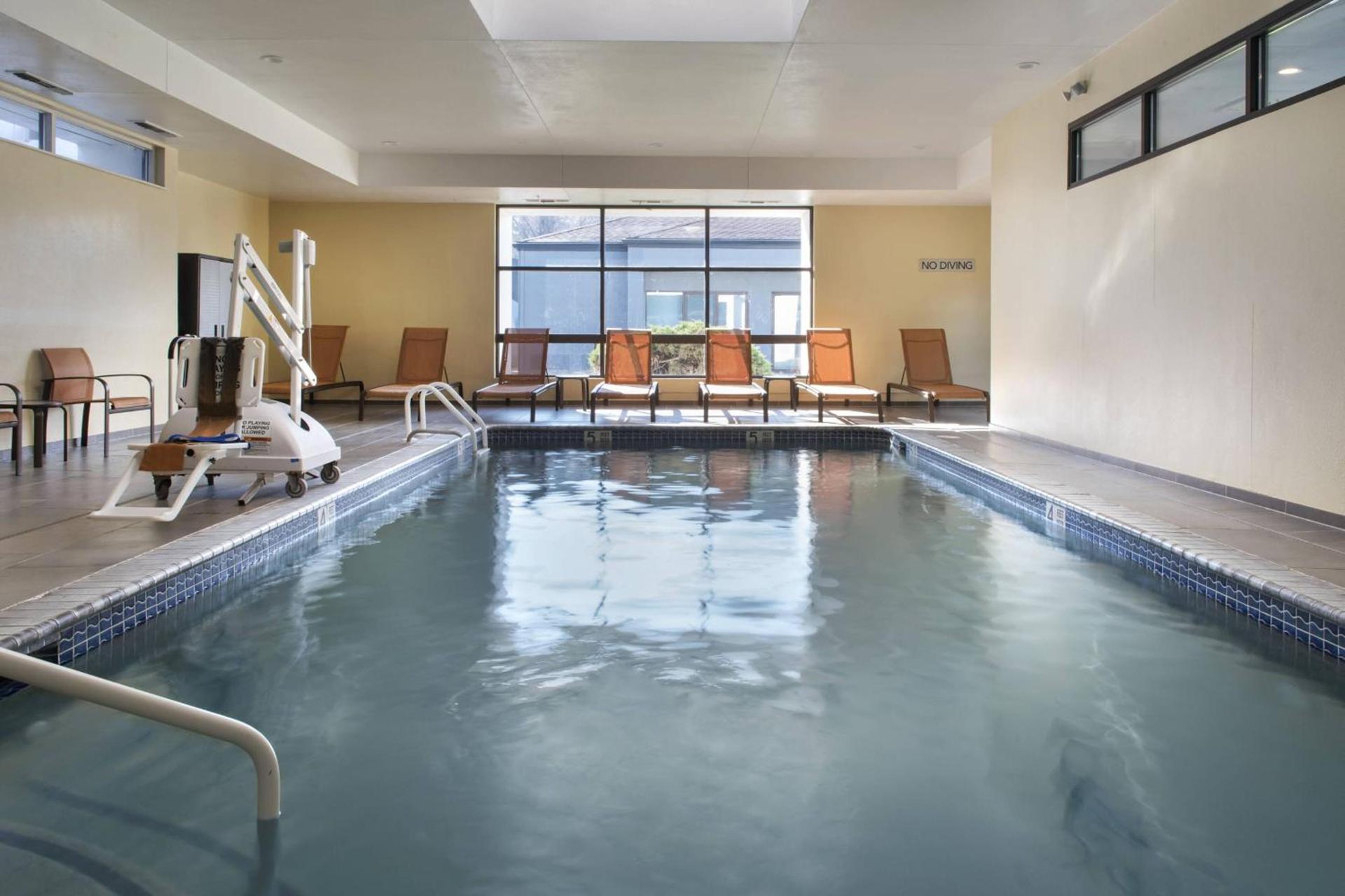 Courtyard by Marriott Norwalk photo 25