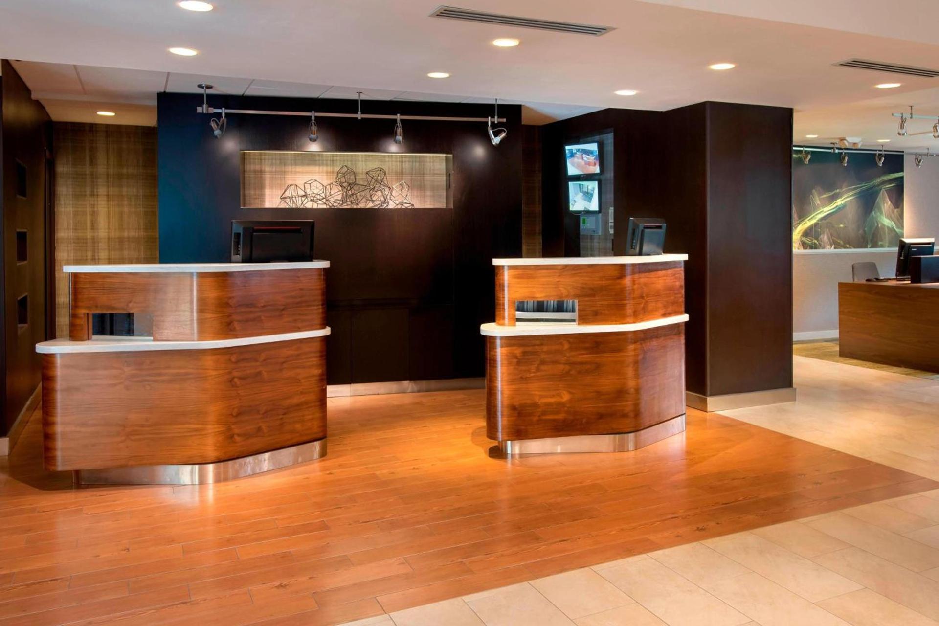 Courtyard by Marriott Norwalk photo 2