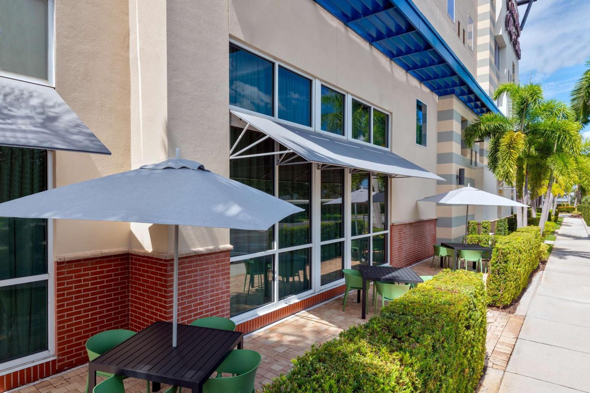 Hampton Inn and Suites Sarasota/Lakewood Ranch photo 2