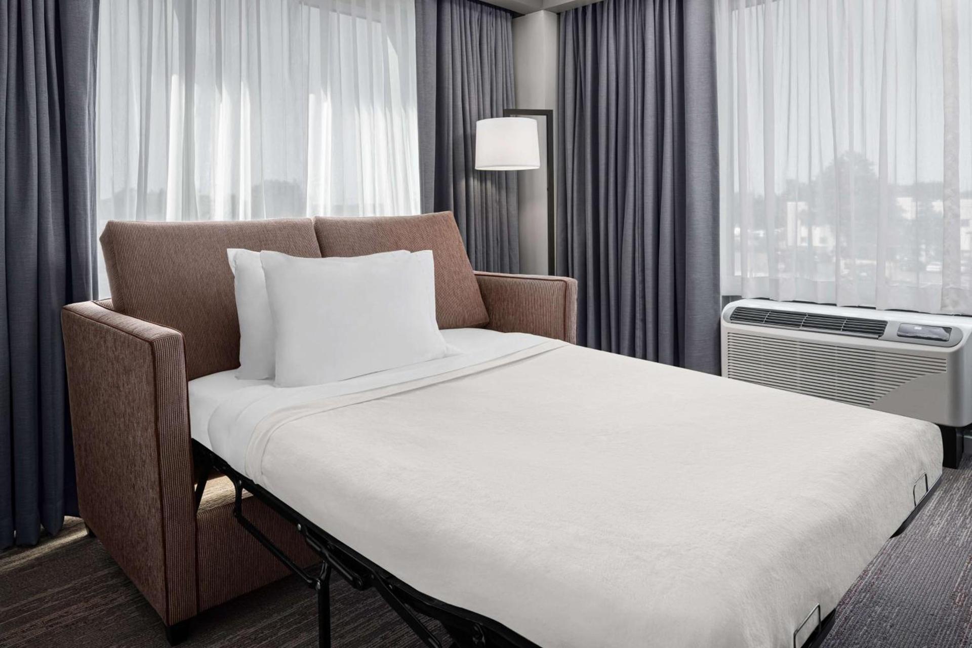 Hampton Inn Boston Woburn photo 17