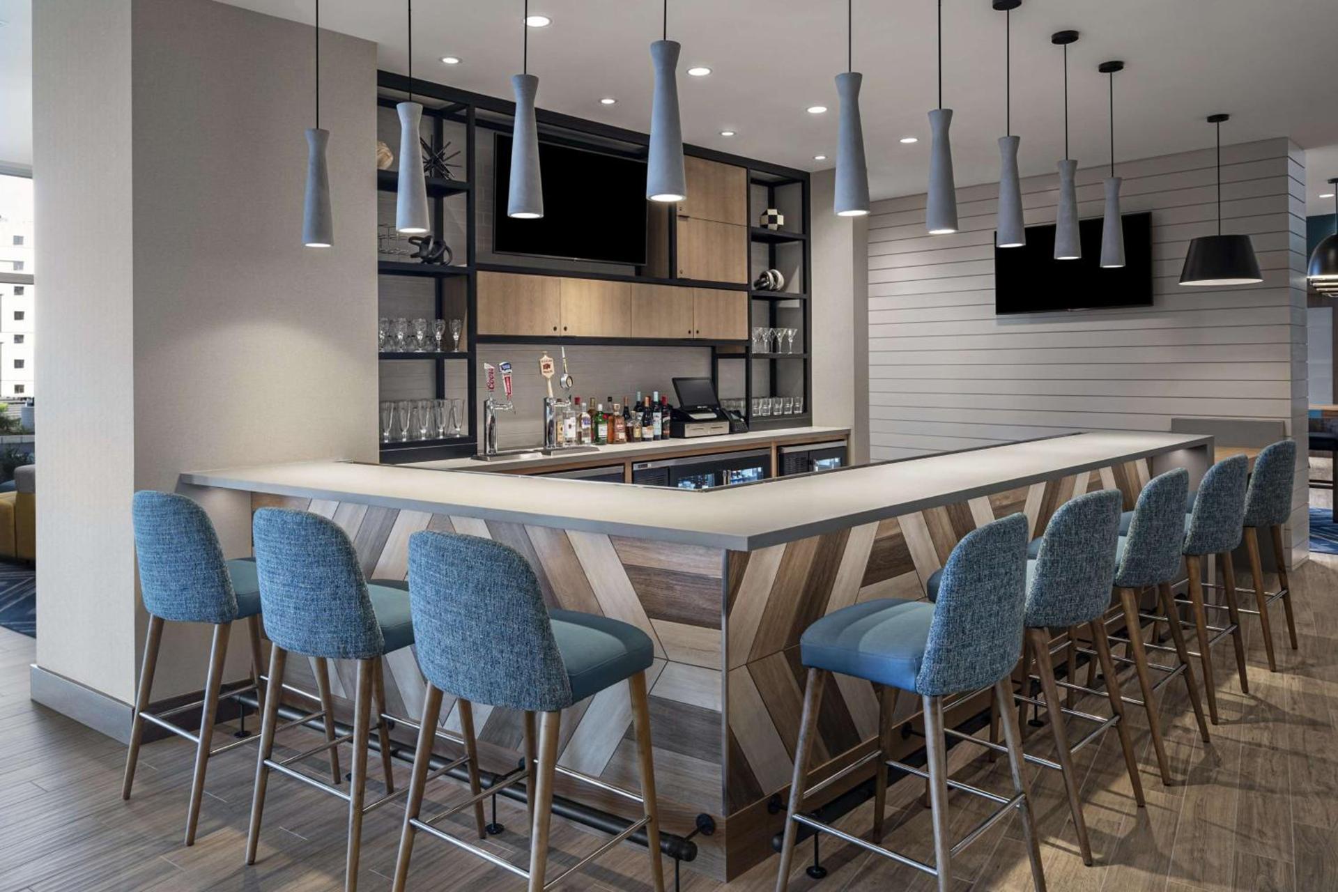 Hampton Inn Boston Woburn photo 11