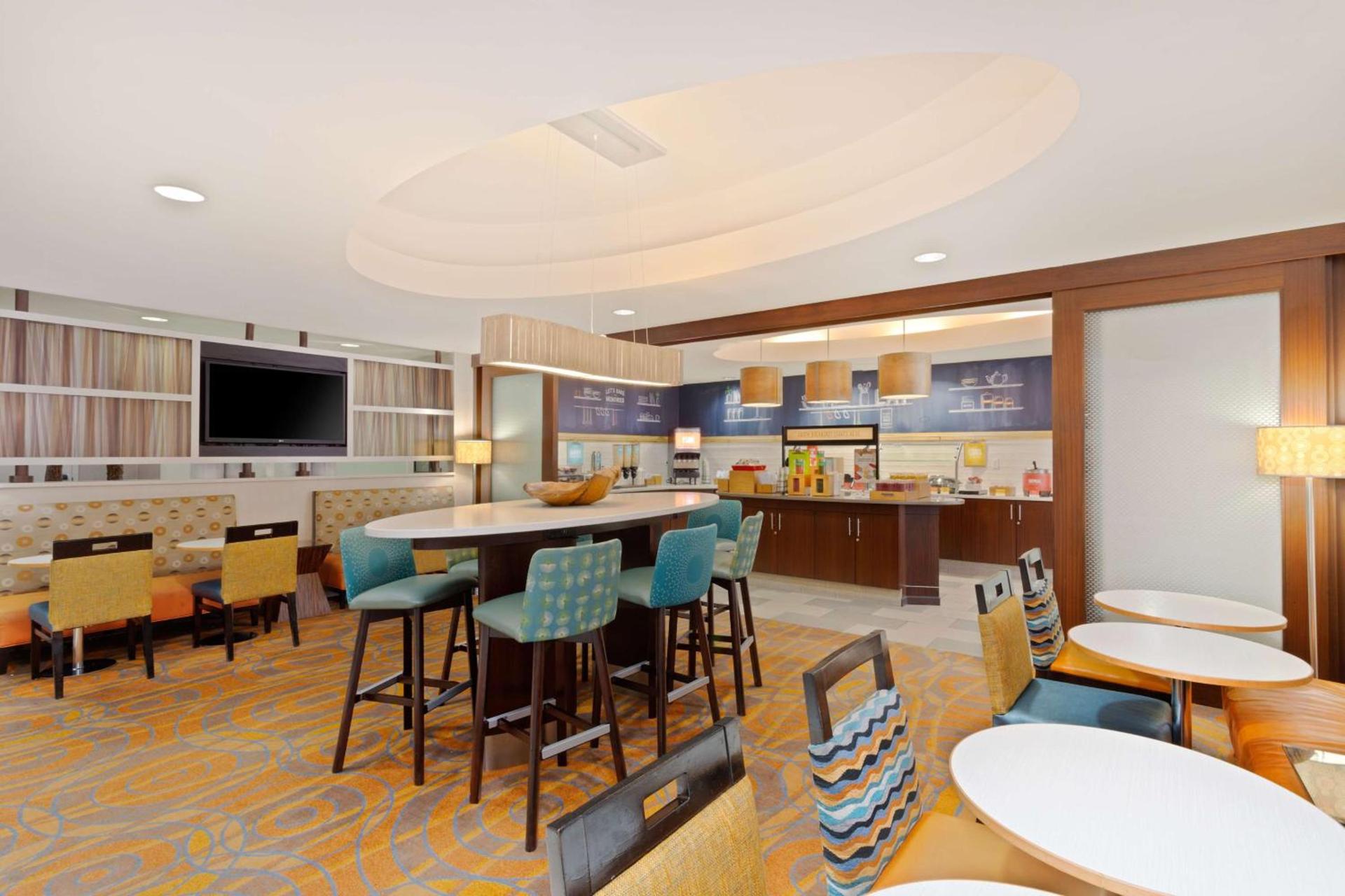 Hampton Inn Orlando-International Airport photo 12