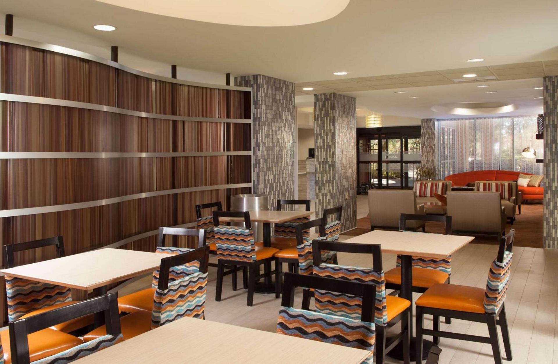 Hampton Inn Orlando-International Airport photo 14