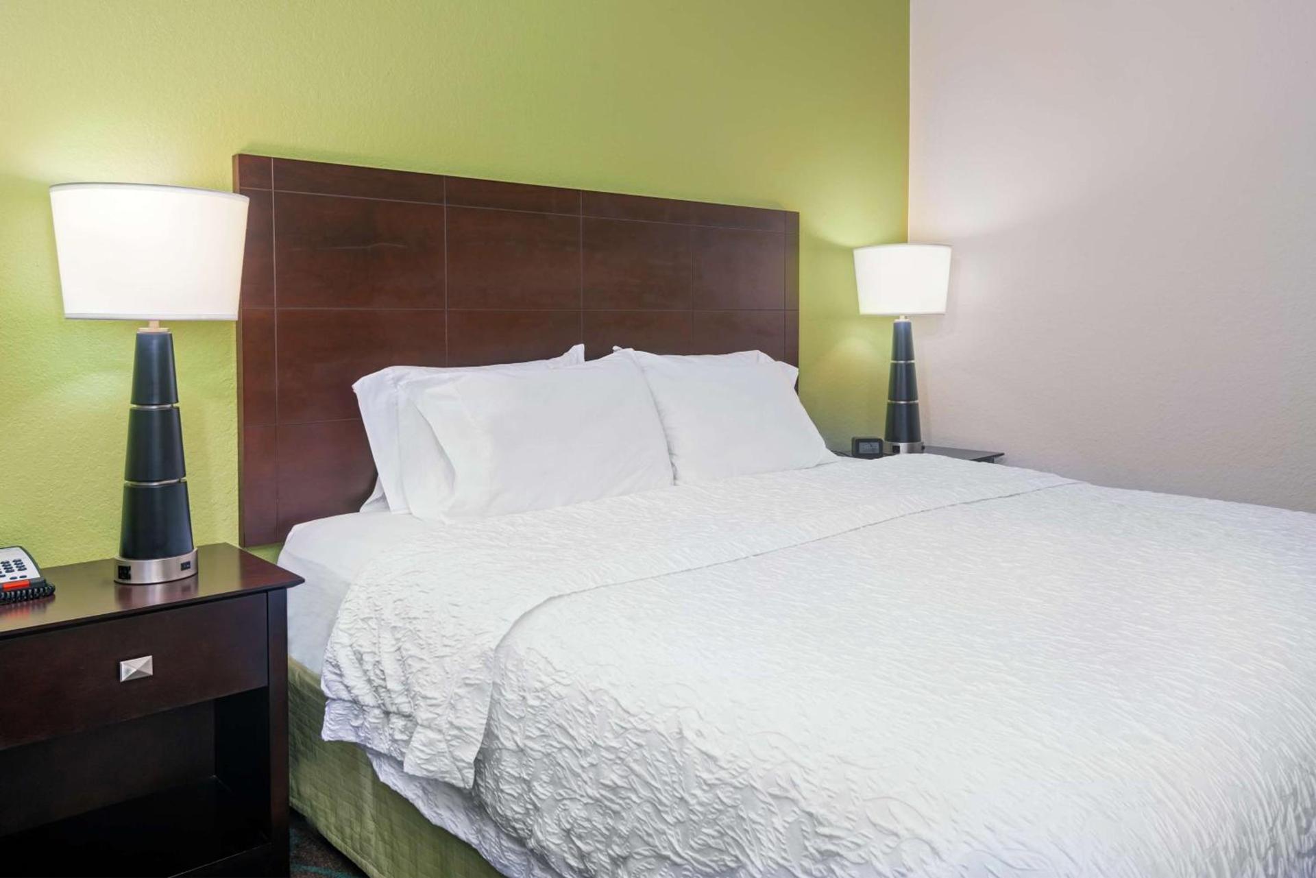 Hampton Inn Orlando-International Airport photo 18