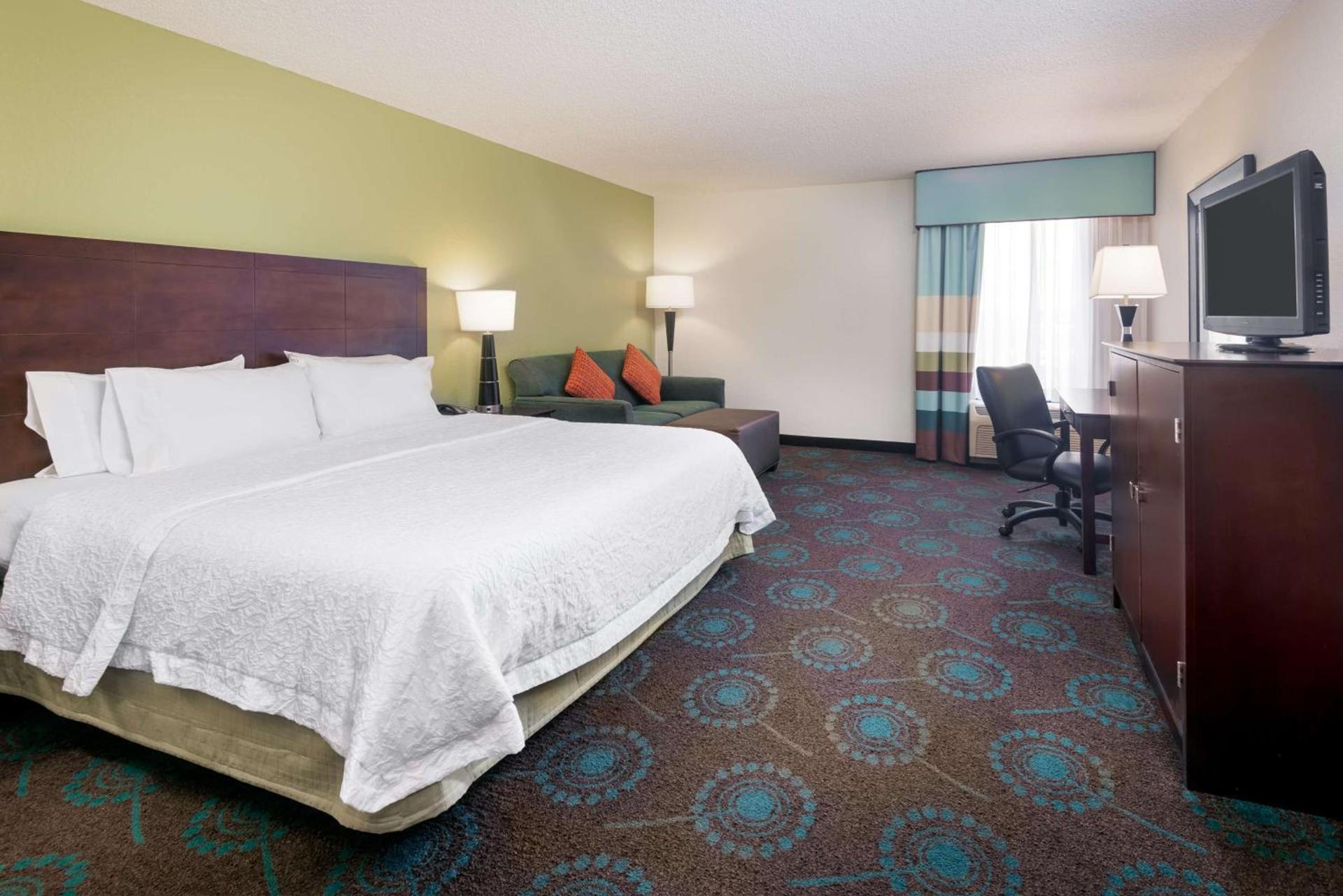 Hampton Inn Orlando-International Airport photo 21