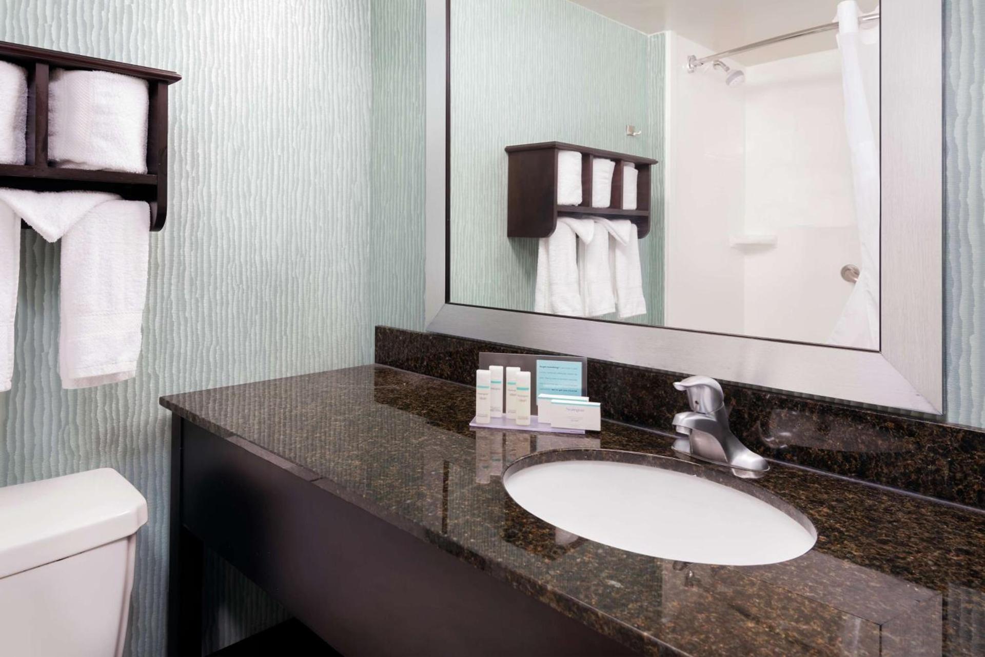 Hampton Inn Orlando-International Airport photo 20