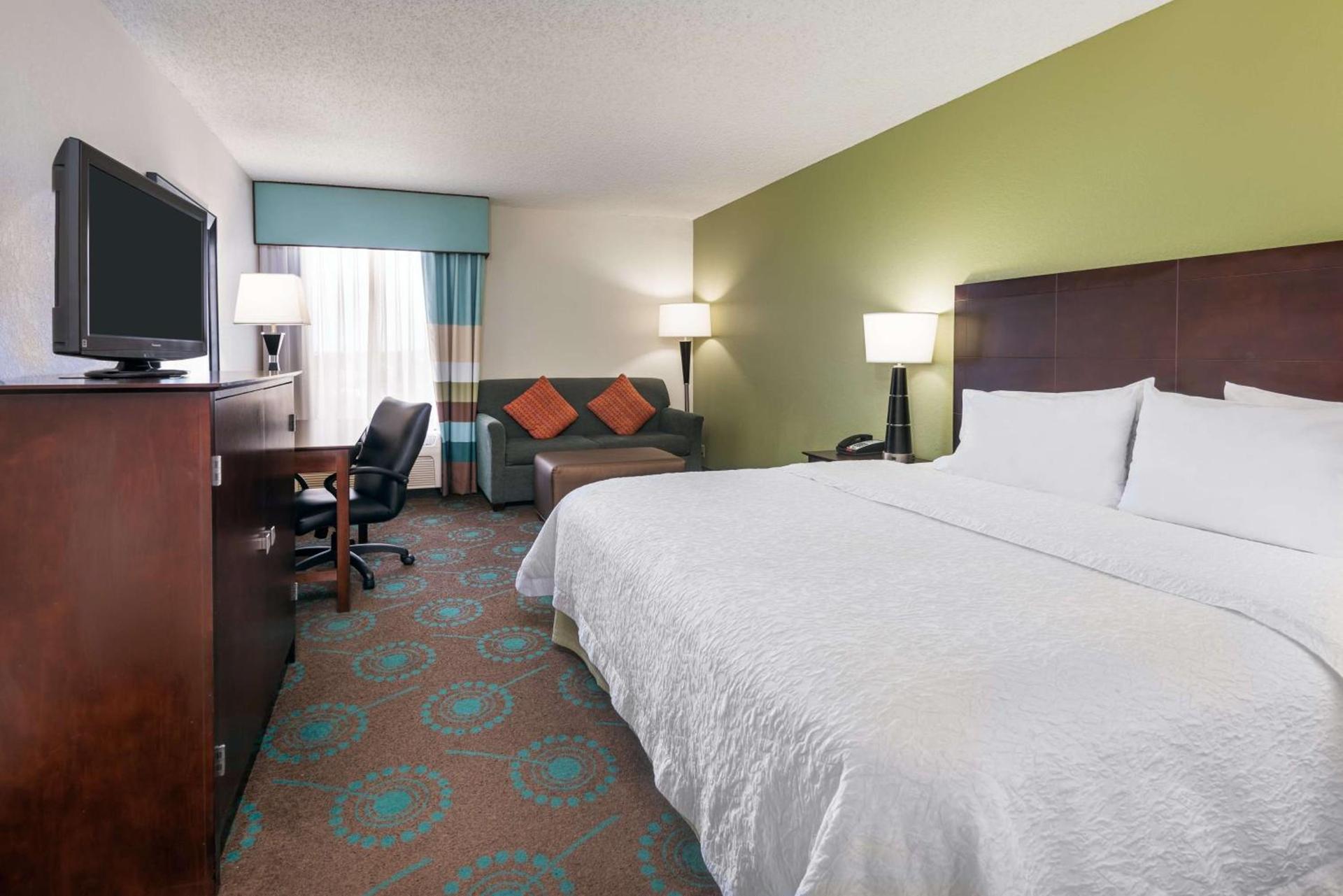 Hampton Inn Orlando-International Airport photo 23
