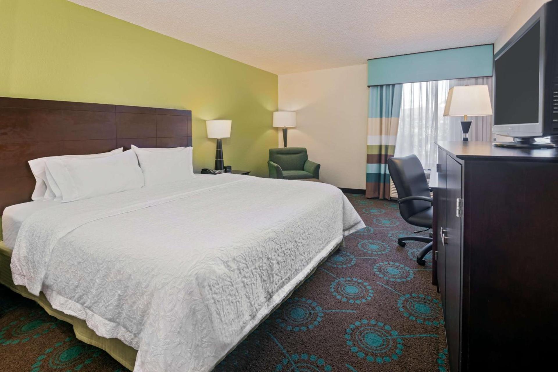Hampton Inn Orlando-International Airport photo 28