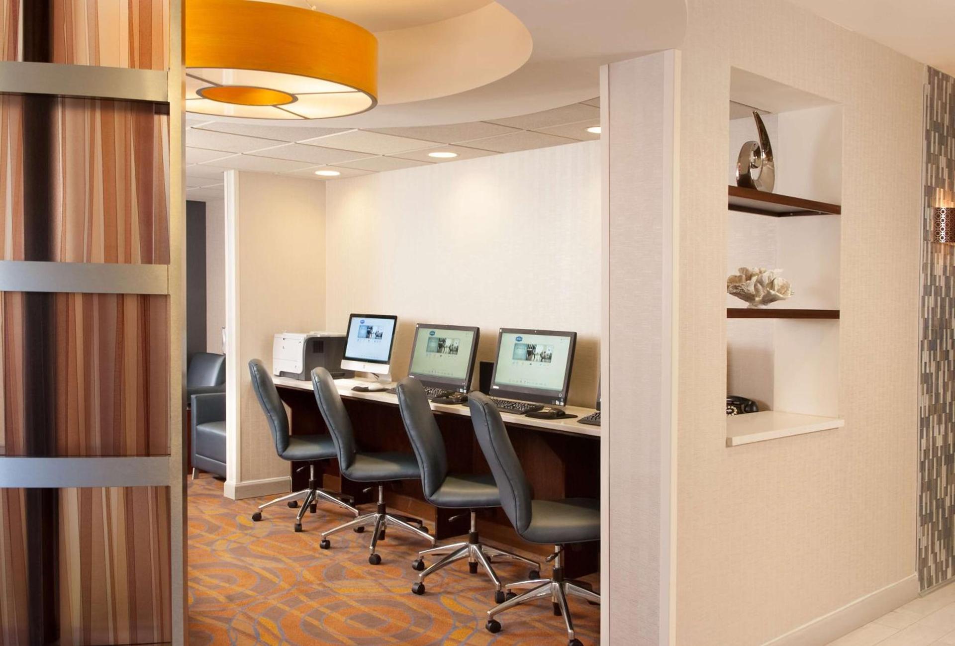 Hampton Inn Orlando-International Airport photo 34