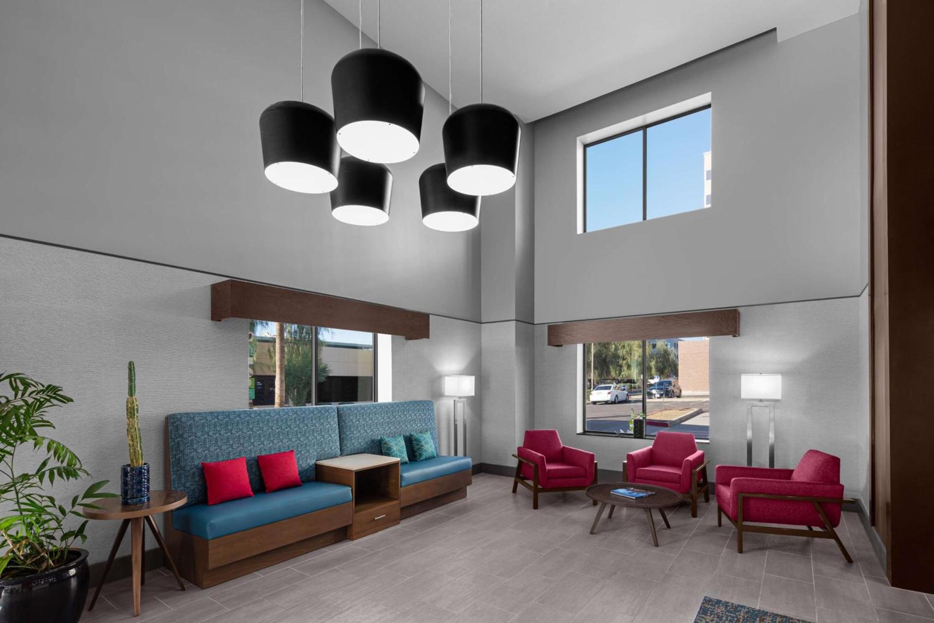 Hampton Inn Phoenix - Biltmore photo 5