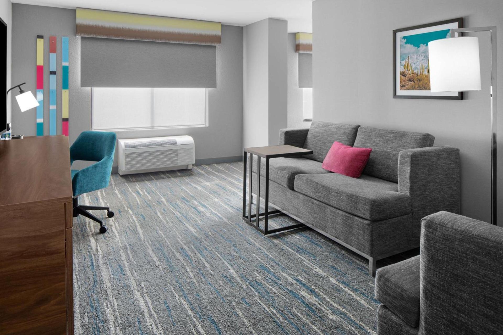 Hampton Inn Phoenix - Biltmore photo 16