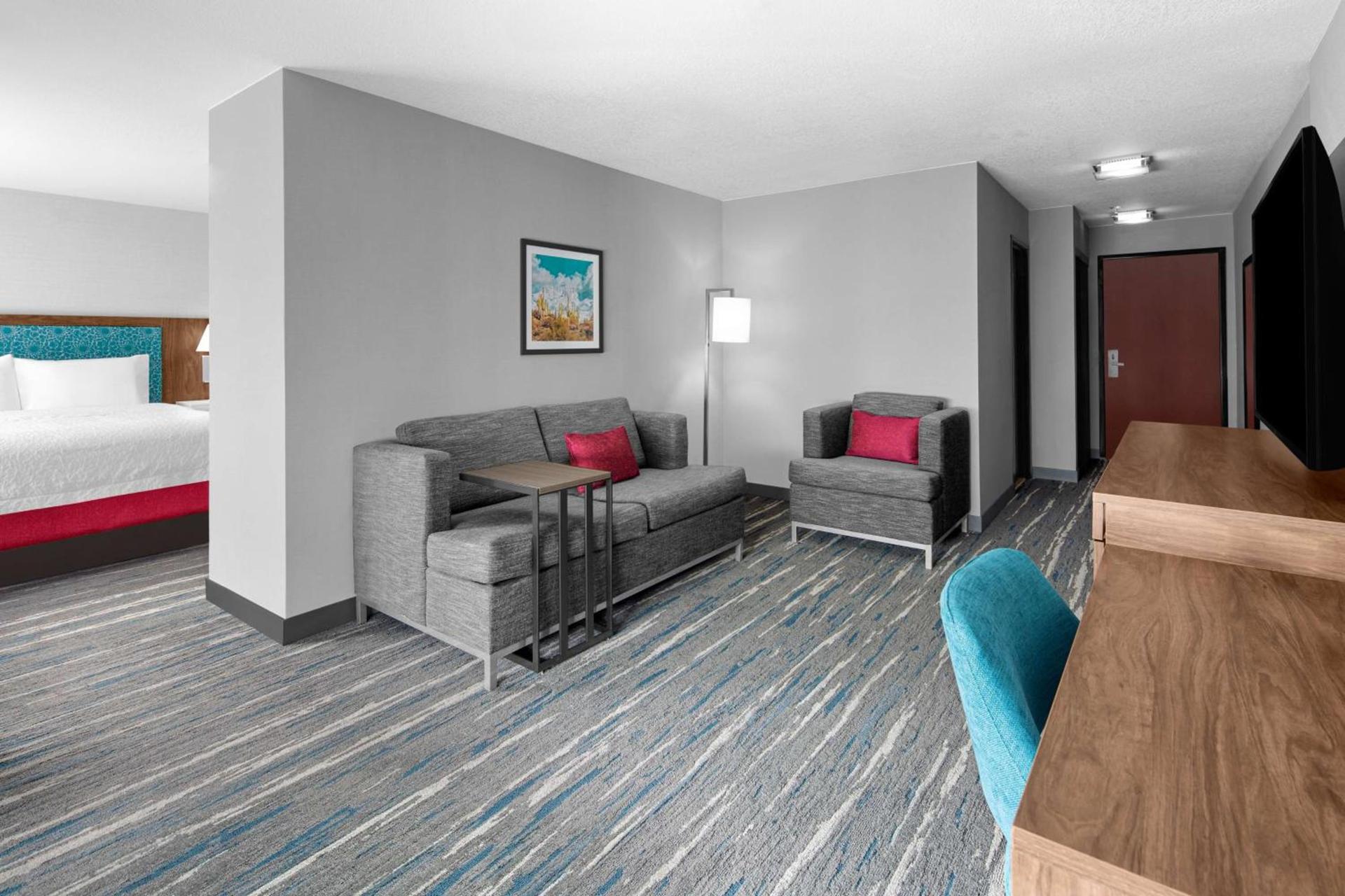 Hampton Inn Phoenix - Biltmore photo 17