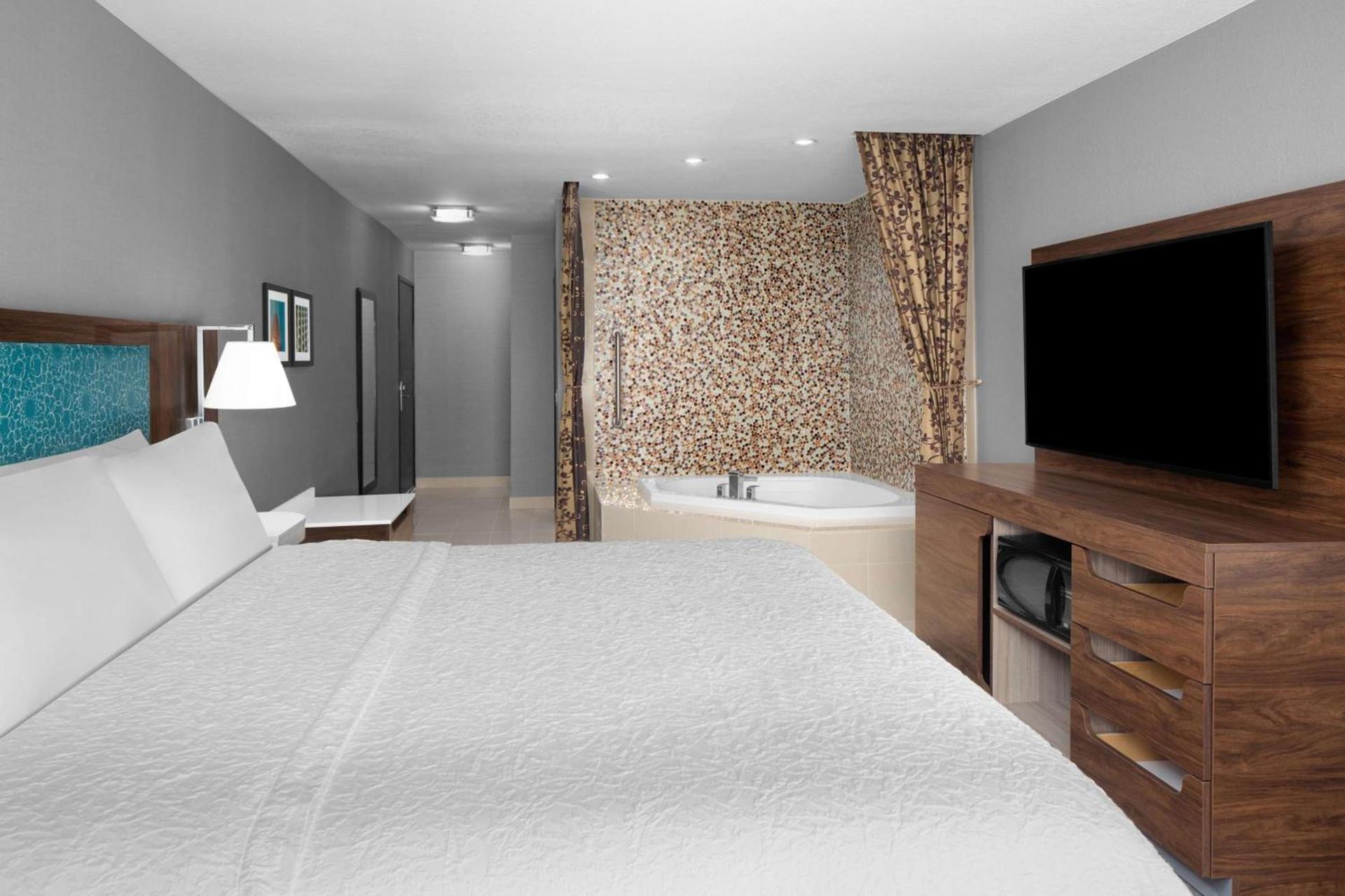 Hampton Inn Phoenix - Biltmore photo 22