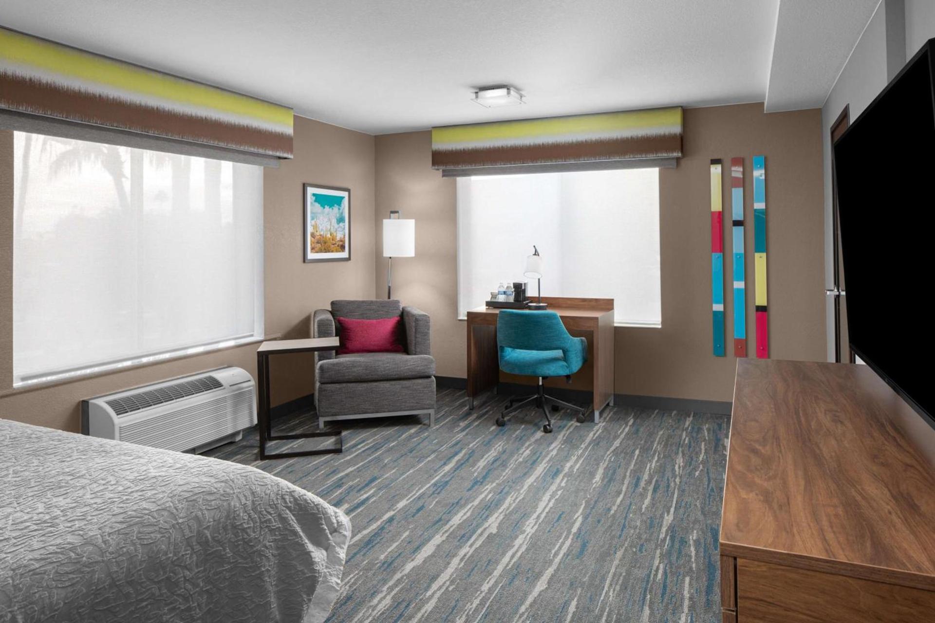Hampton Inn Phoenix - Biltmore photo 25