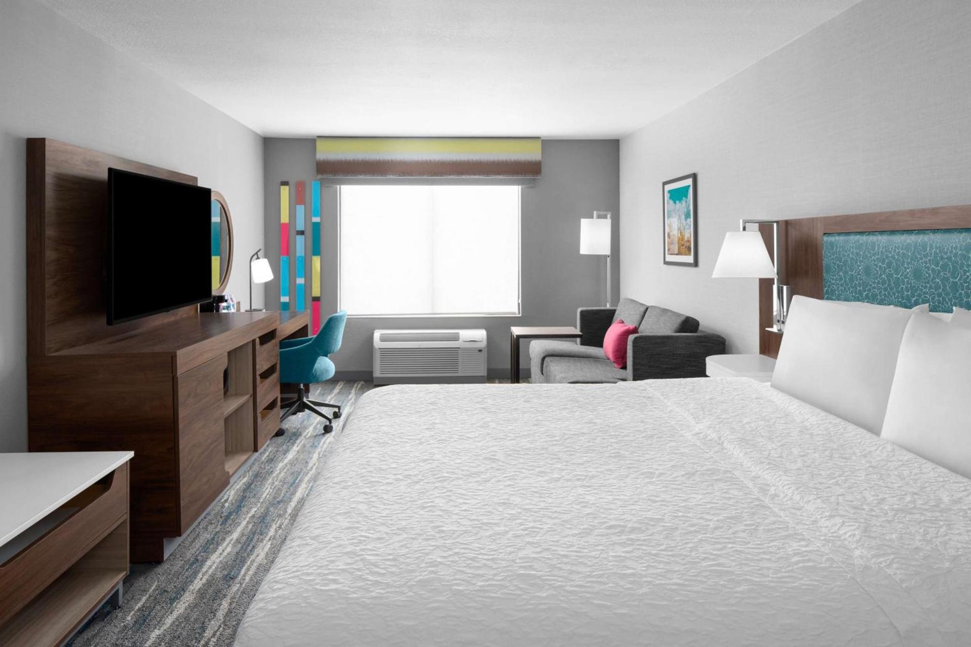 Hampton Inn Phoenix - Biltmore photo 29
